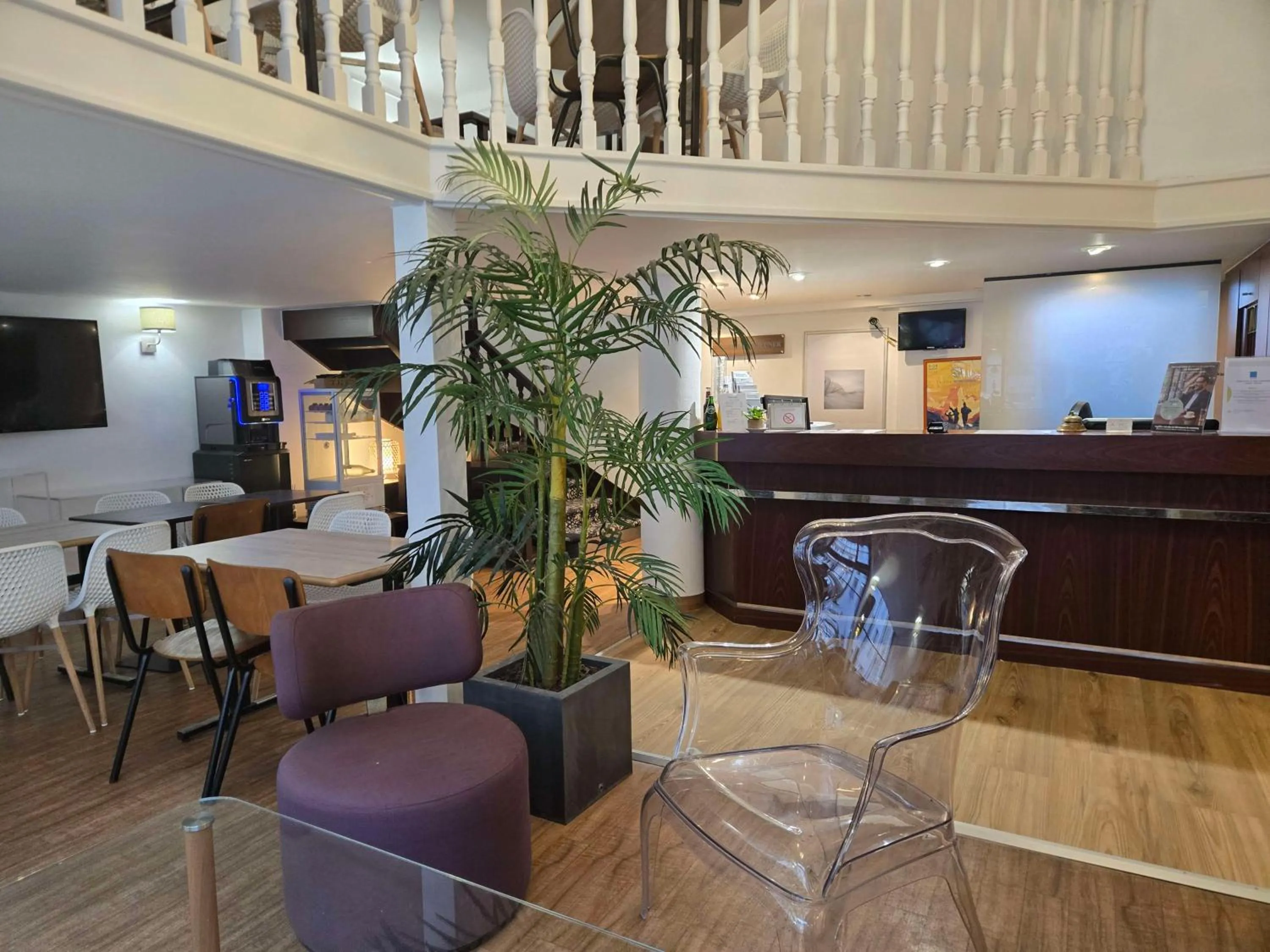 Lobby or reception in Sure Hotel By Best Western Lorient Centre
