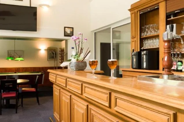 Billiard in The Originals City Hôtel, Aéroport Beauvais