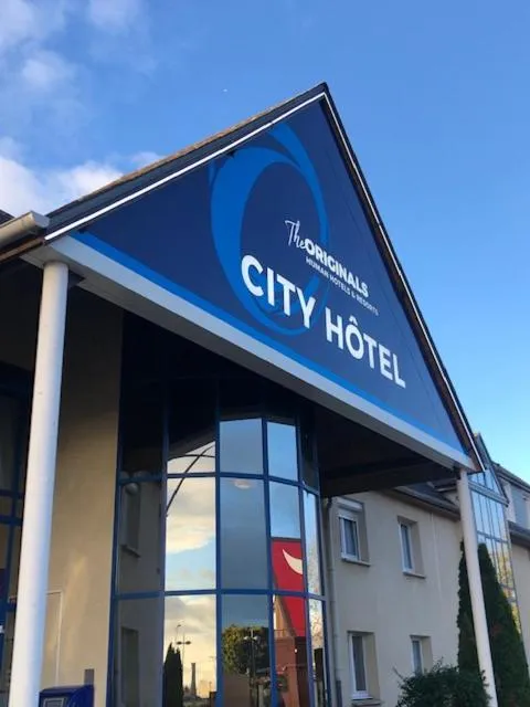 Facade/entrance in The Originals City Hôtel, Aéroport Beauvais