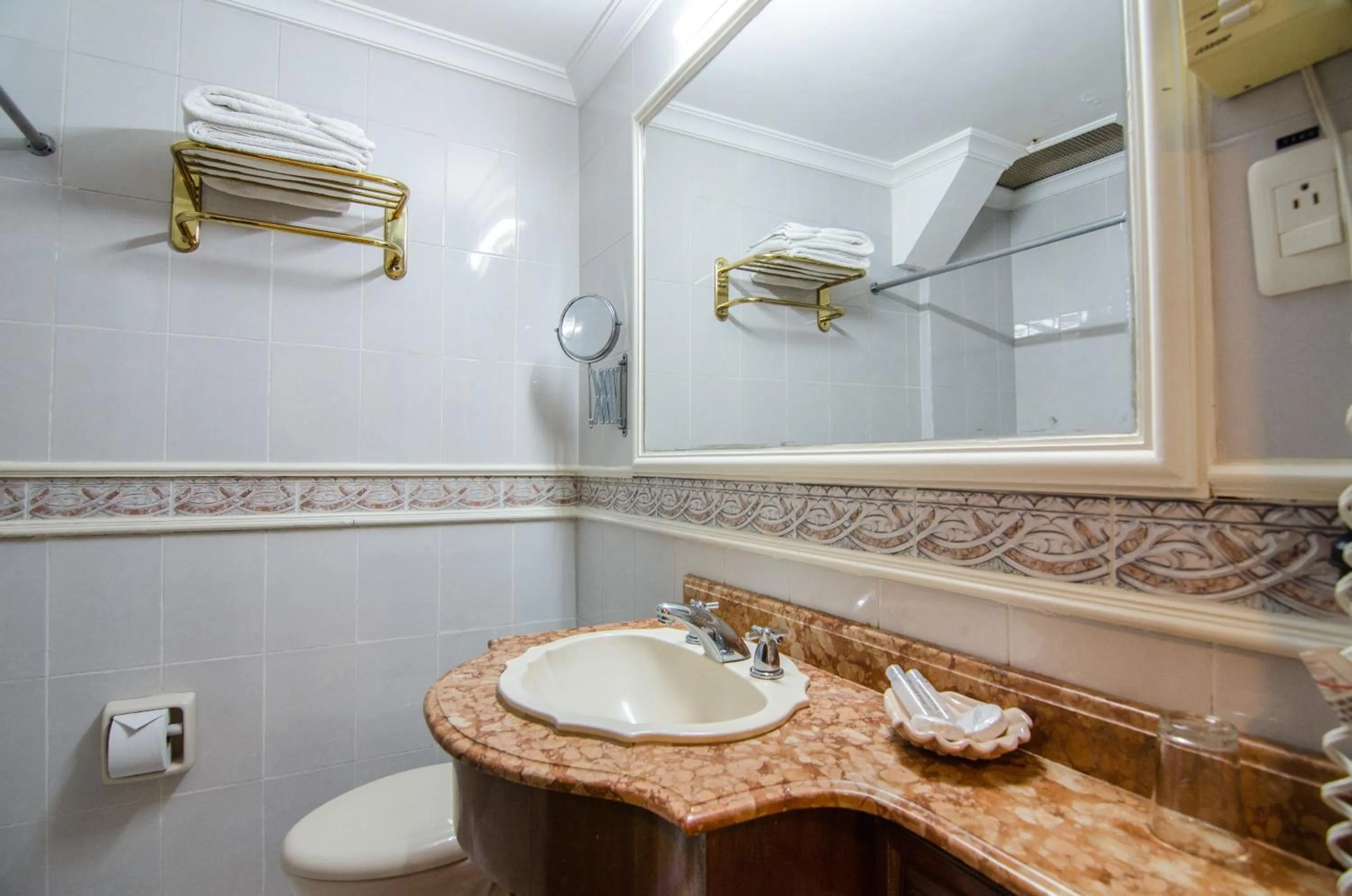 Bathroom in Hotel Majestic