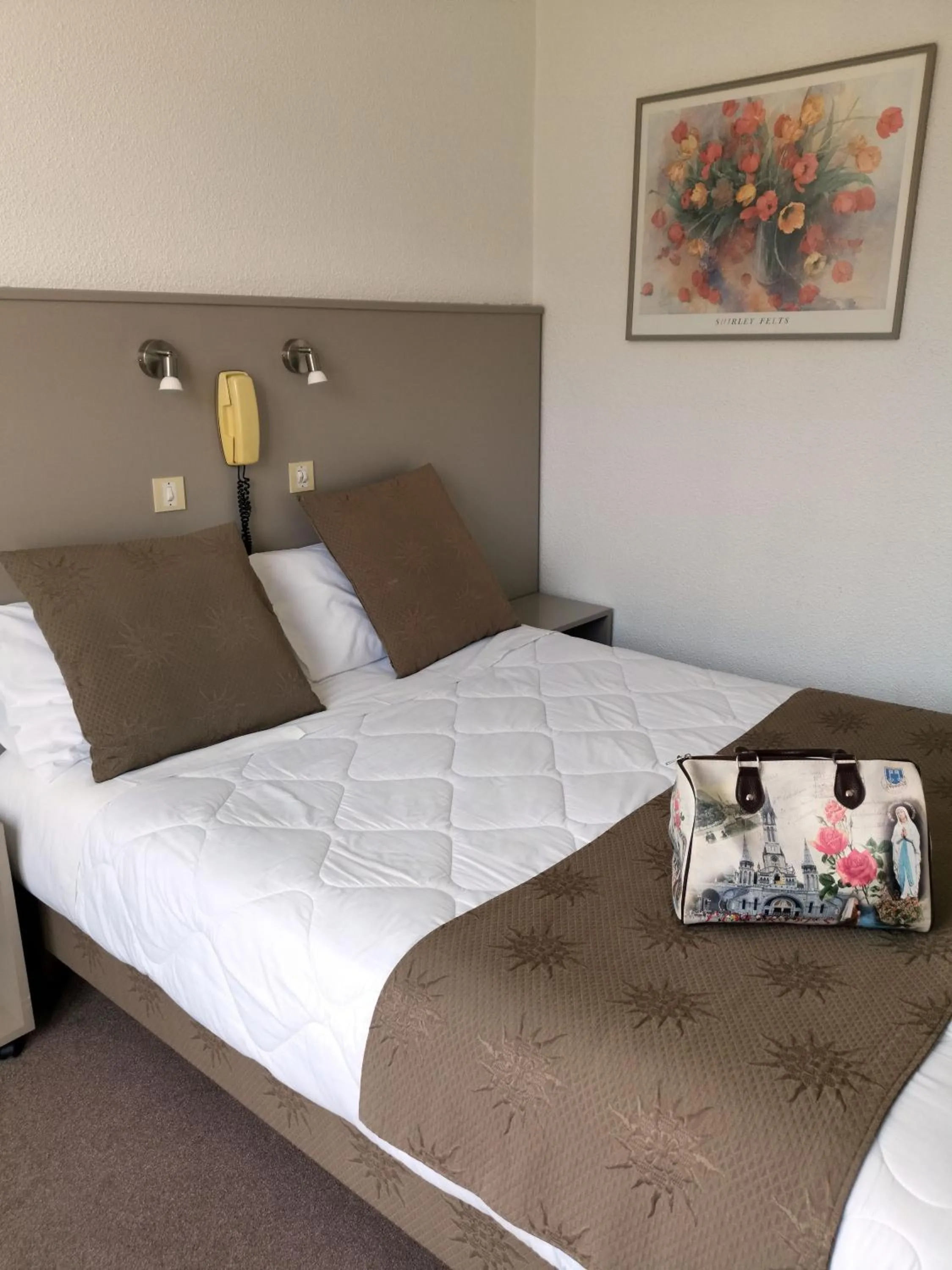 Bed in Adonis Lourdes - Notre Dame de la Sarte