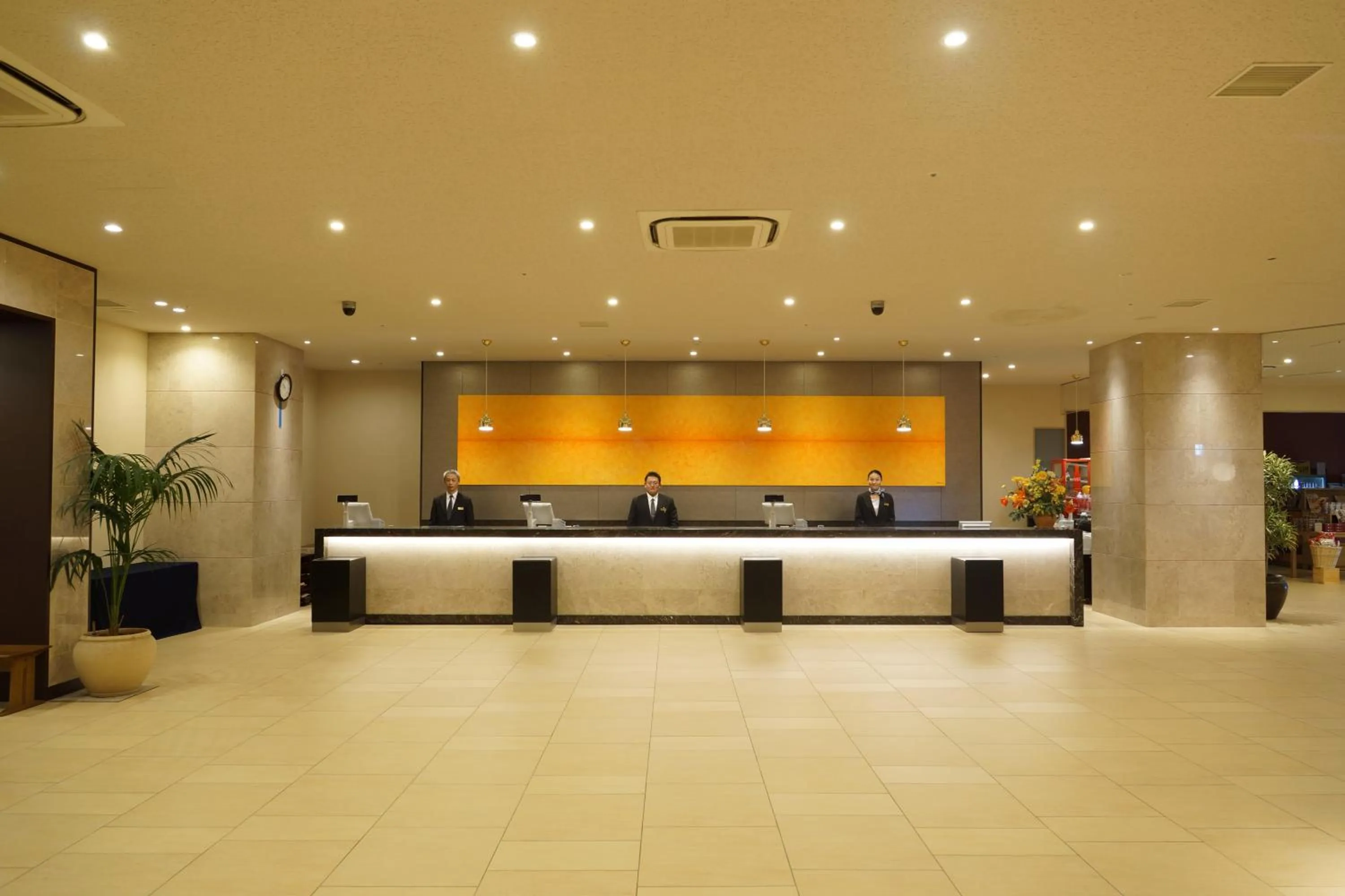 Staff in SPA&HOTEL EURASIA MAIHAMA Closed the public Spa area