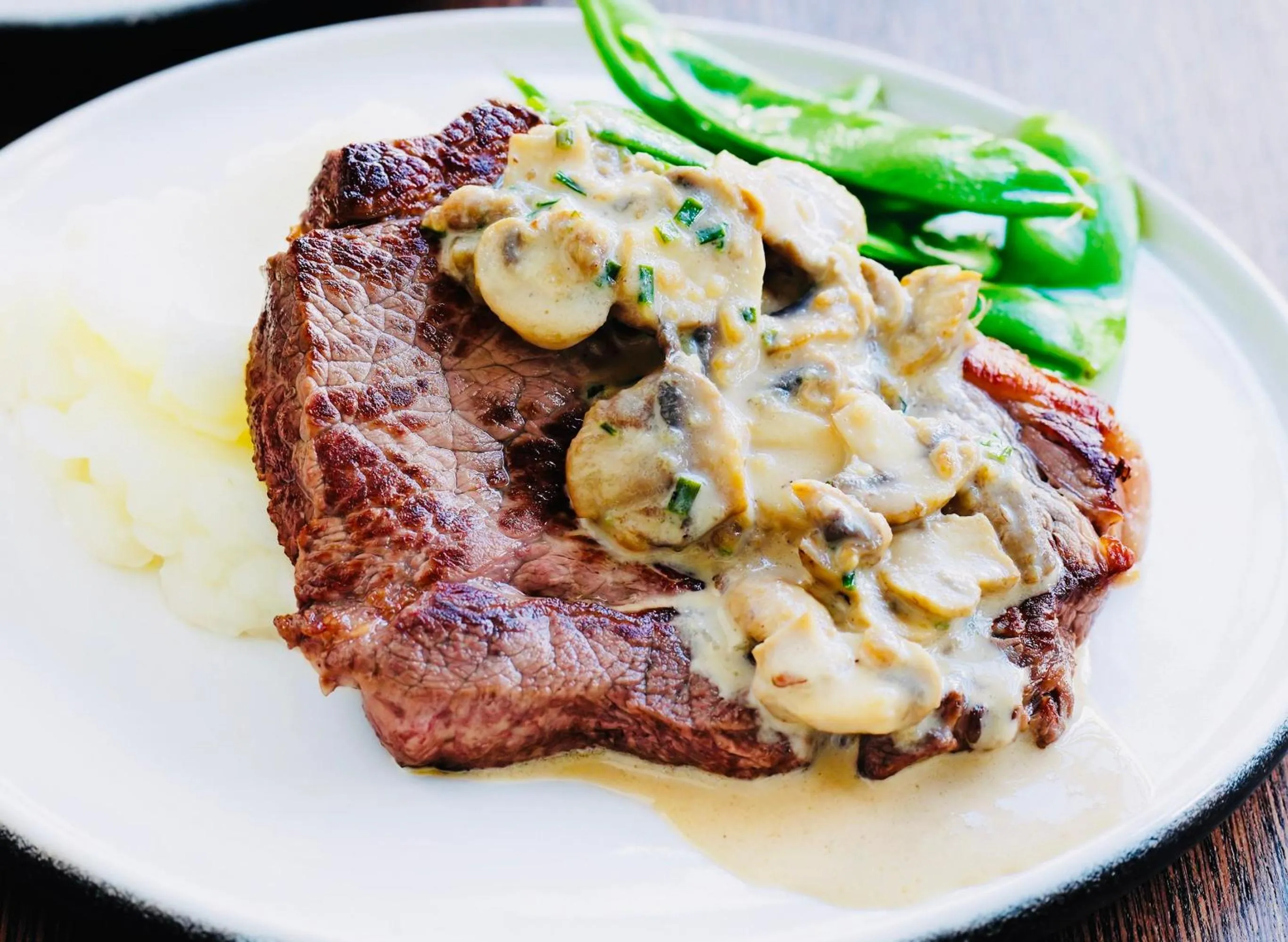 Food and drinks in Arabian Palm Hotel