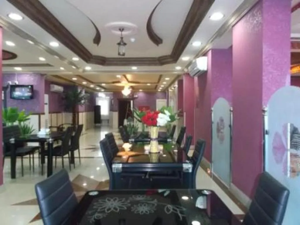 Restaurant/places to eat in Arabian Palm Hotel