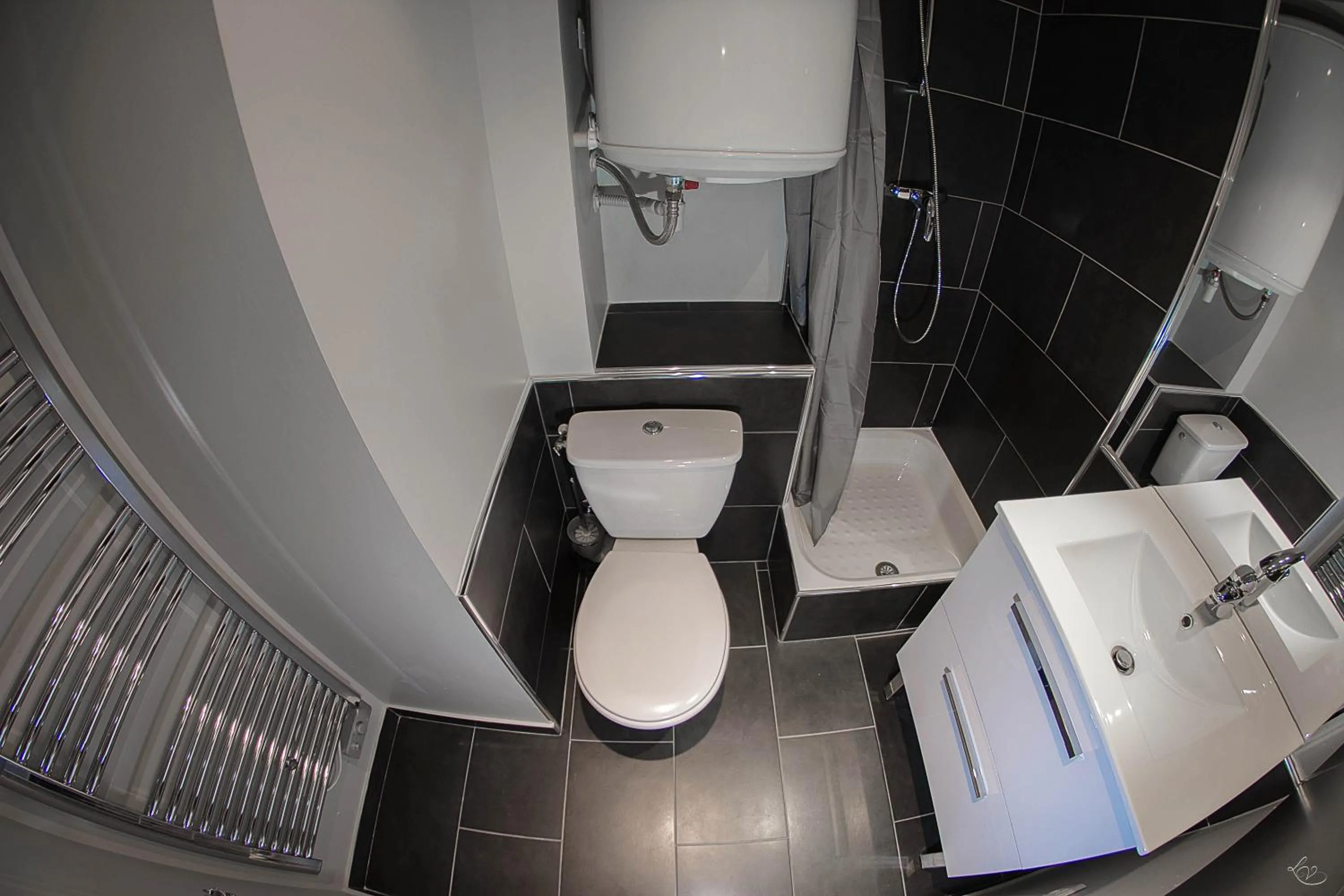 Bathroom in Séjours & Affaires Aix-en-Provence Mirabeau