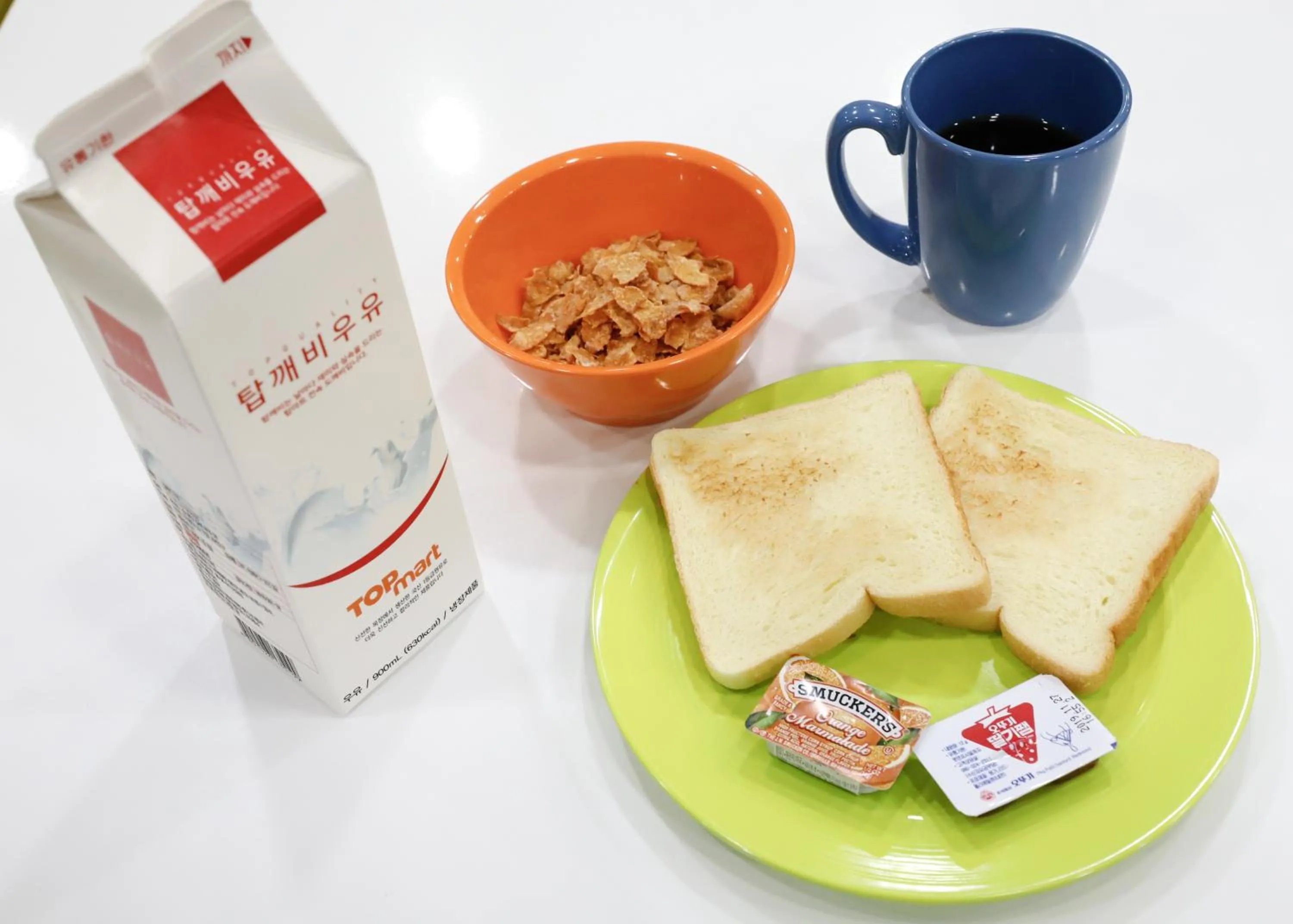 Communal lounge/ TV room in Busan Sukbak Dot Com Guesthouse