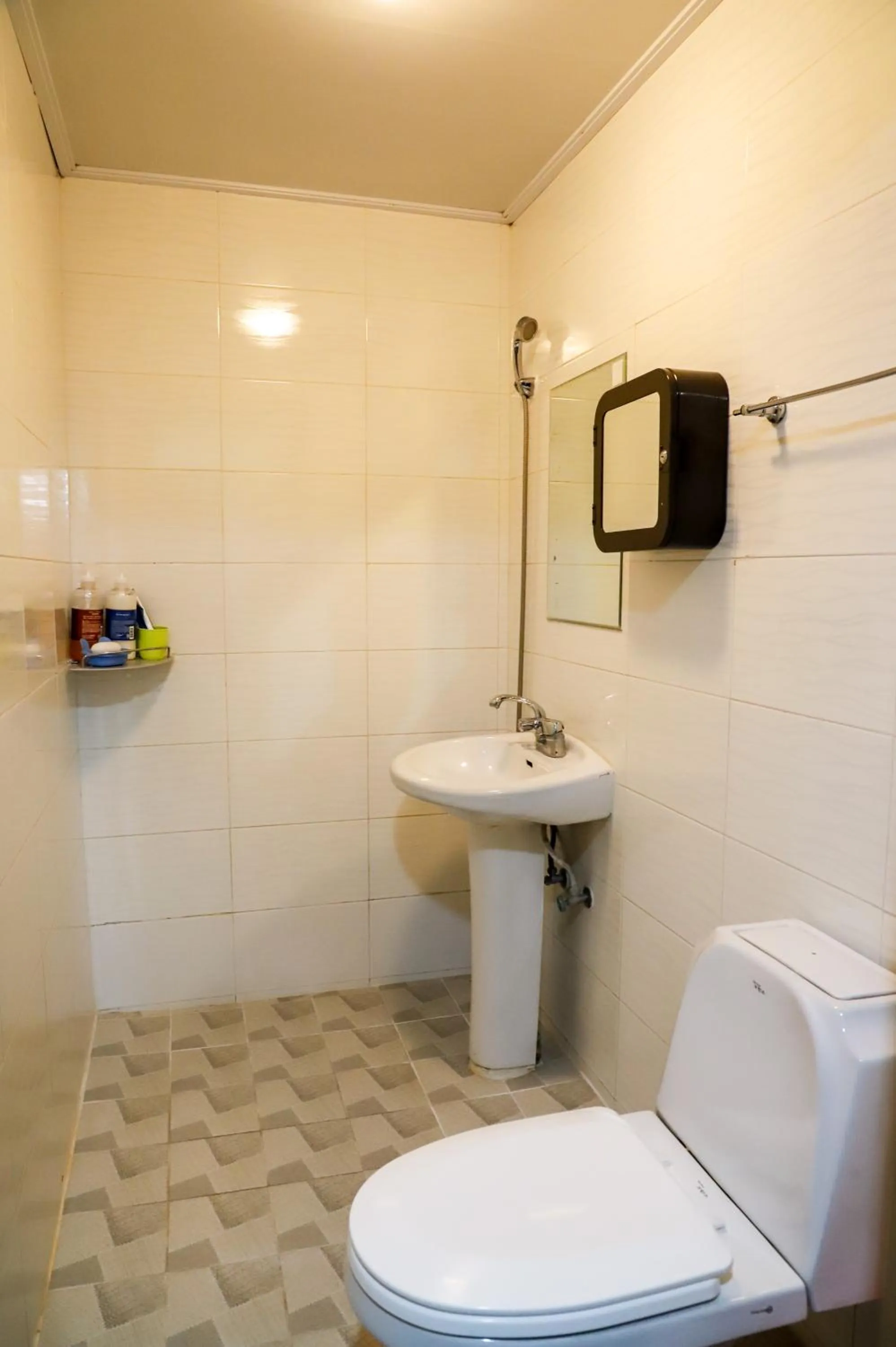 Shower in Busan Sukbak Dot Com Guesthouse