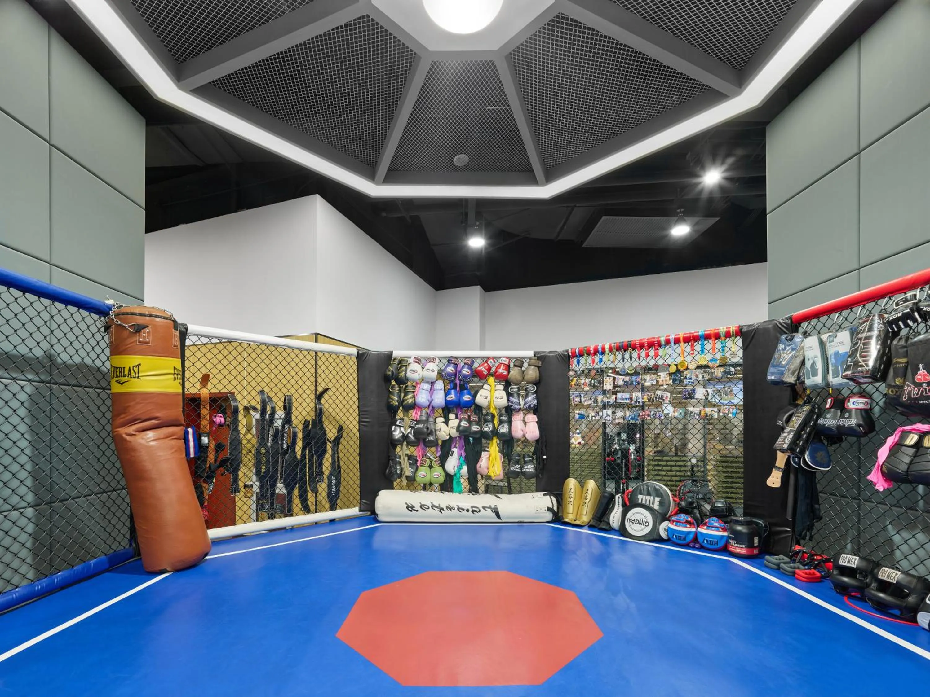 Fitness centre/facilities in Beijing Poly Plaza Hotel