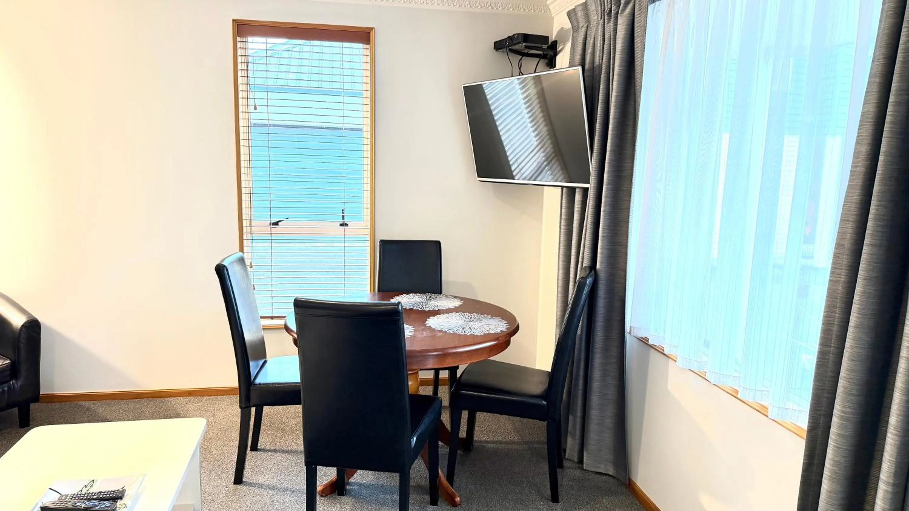 Dining area in ASURE Chelsea Gateway Motor Lodge