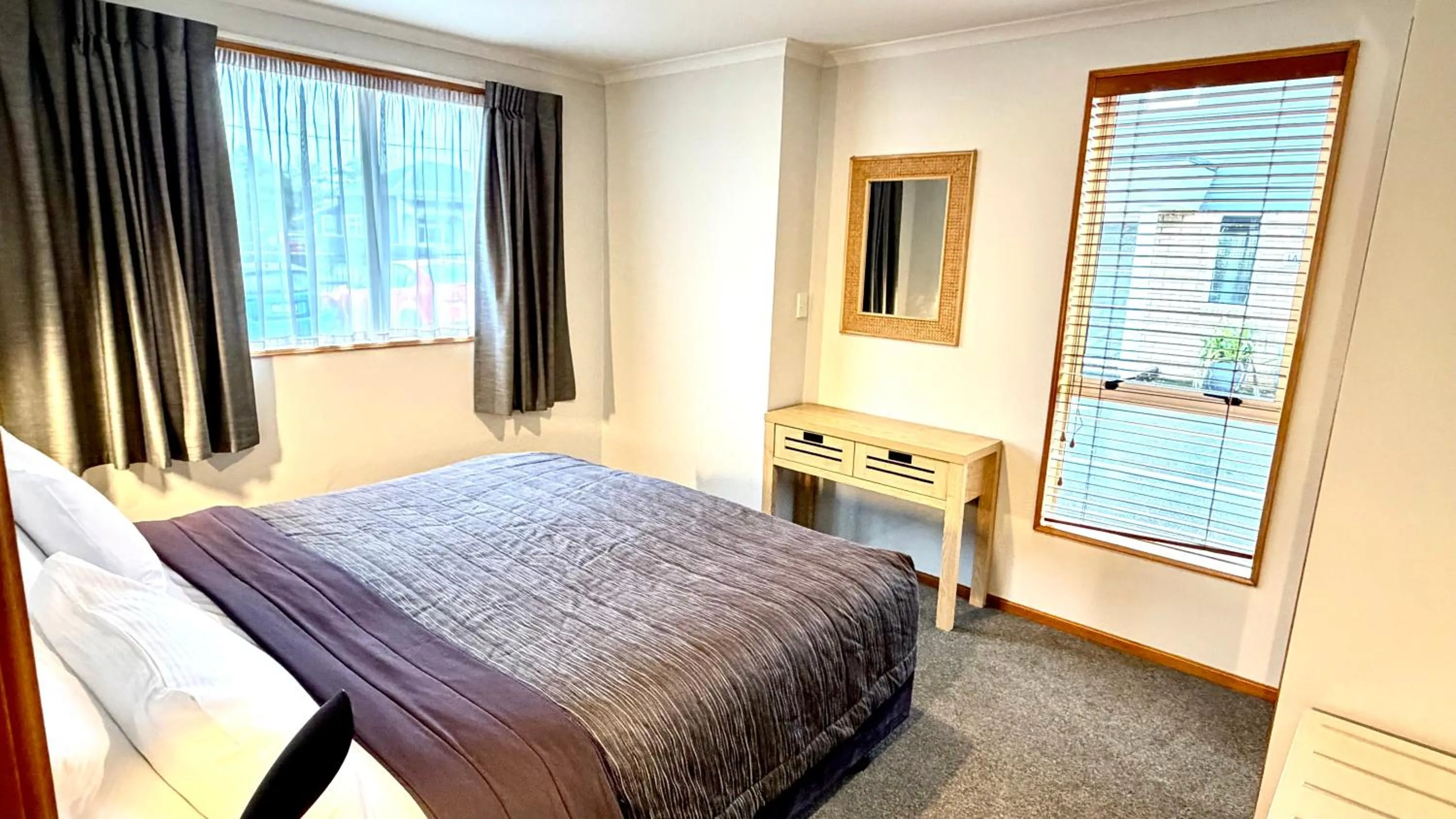 Bed in ASURE Chelsea Gateway Motor Lodge