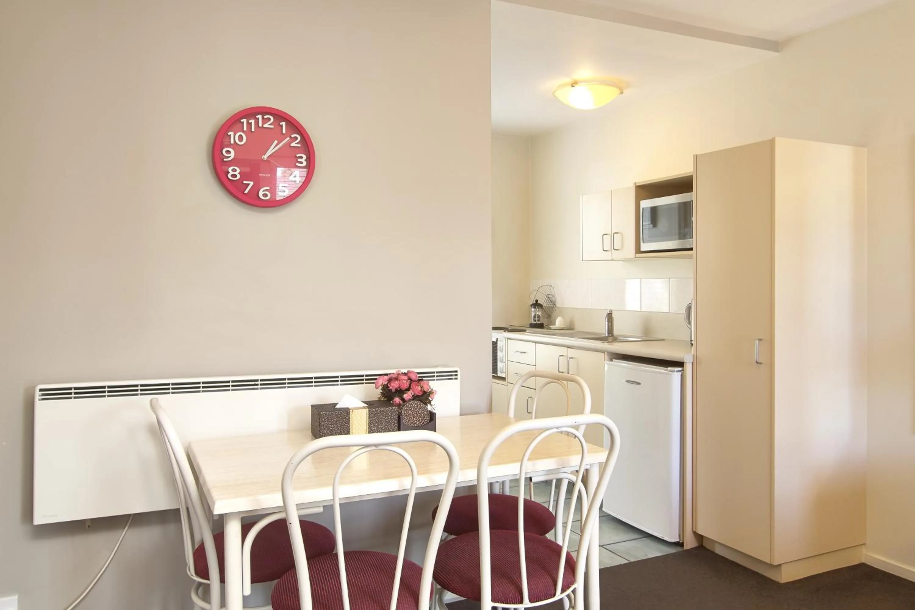 Dining area in Apollo Motel