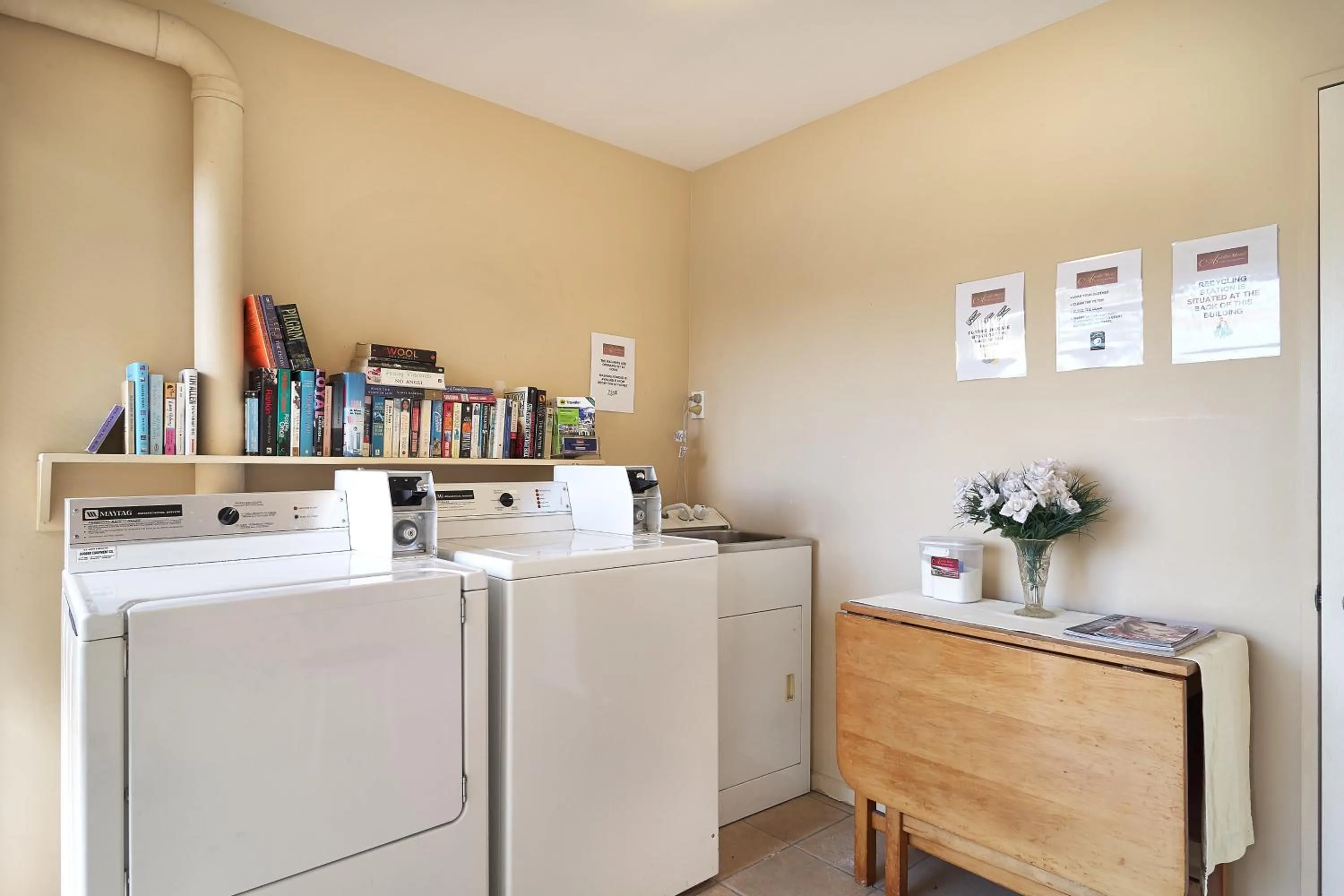 Area and facilities in Apollo Motel