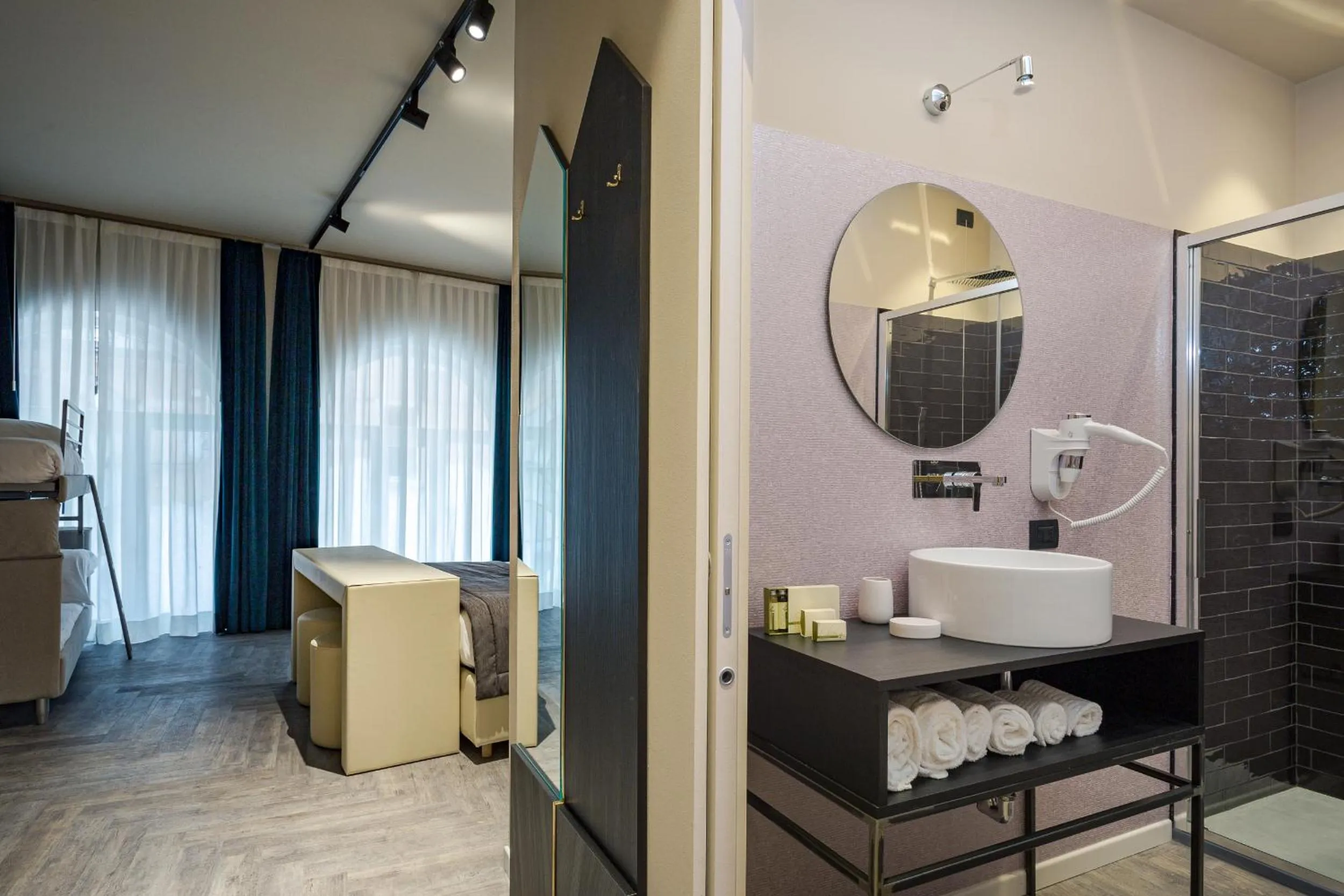Shower in Italianflat - Theatrum Rooms and Suite