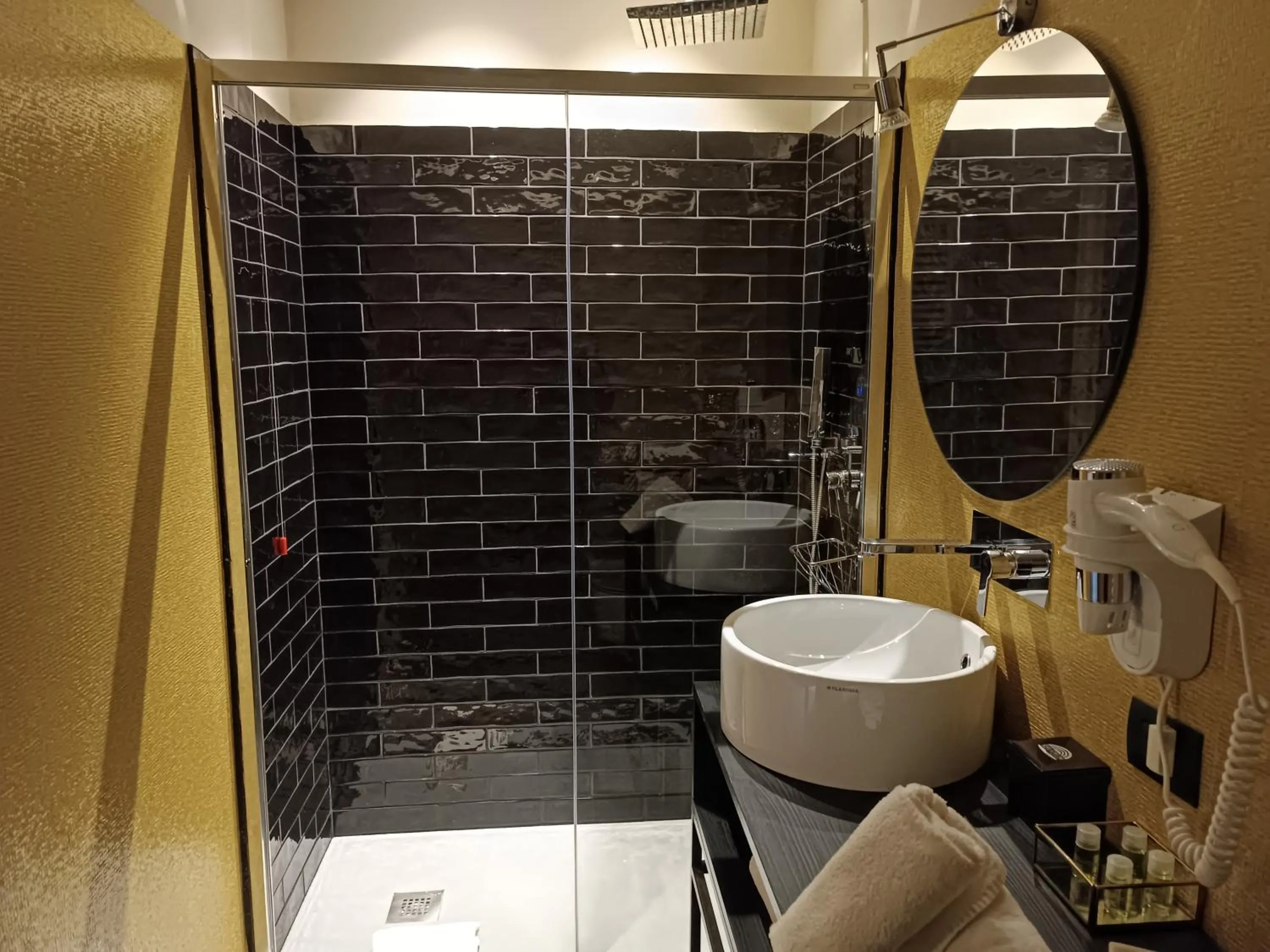 Shower in Italianflat - Theatrum Rooms and Suite