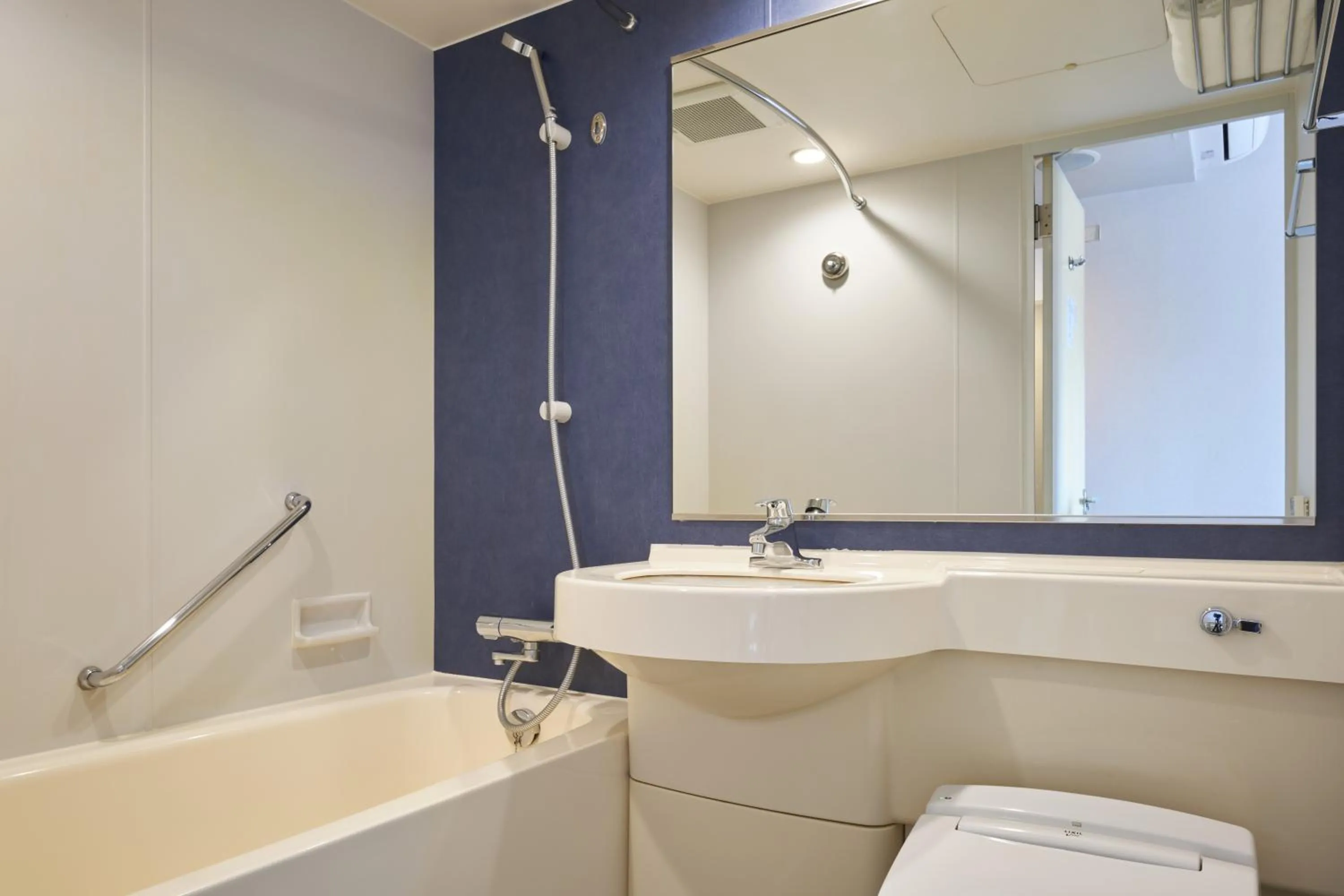 Bathroom in Hotel Villa Fontaine Tokyo-Hamamatsucho