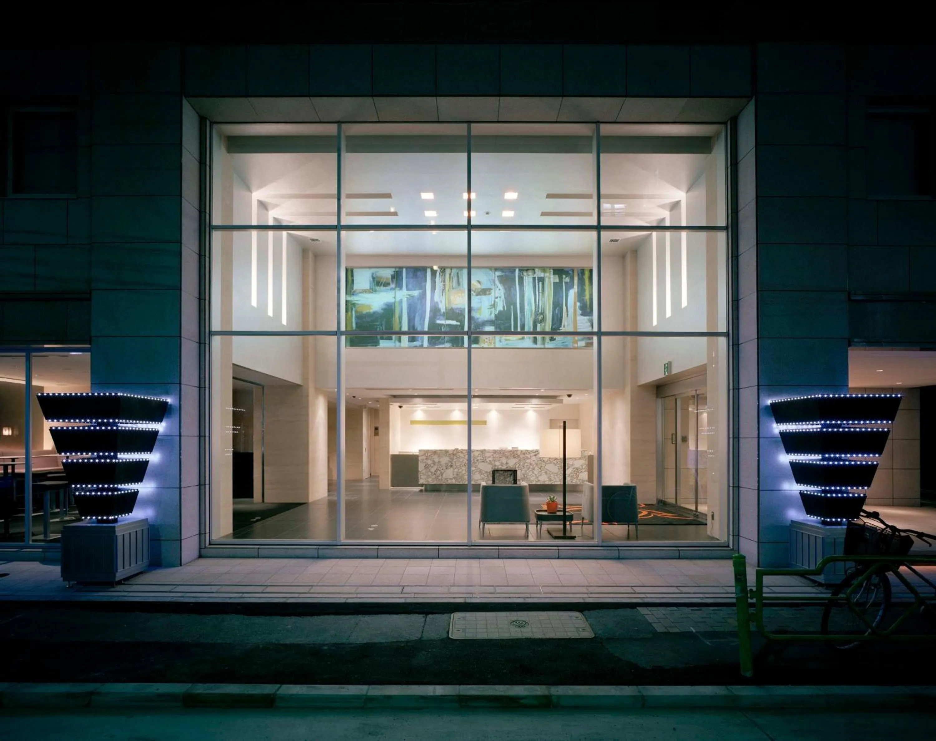 Facade/entrance in Hotel Villa Fontaine Tokyo-hatchobori