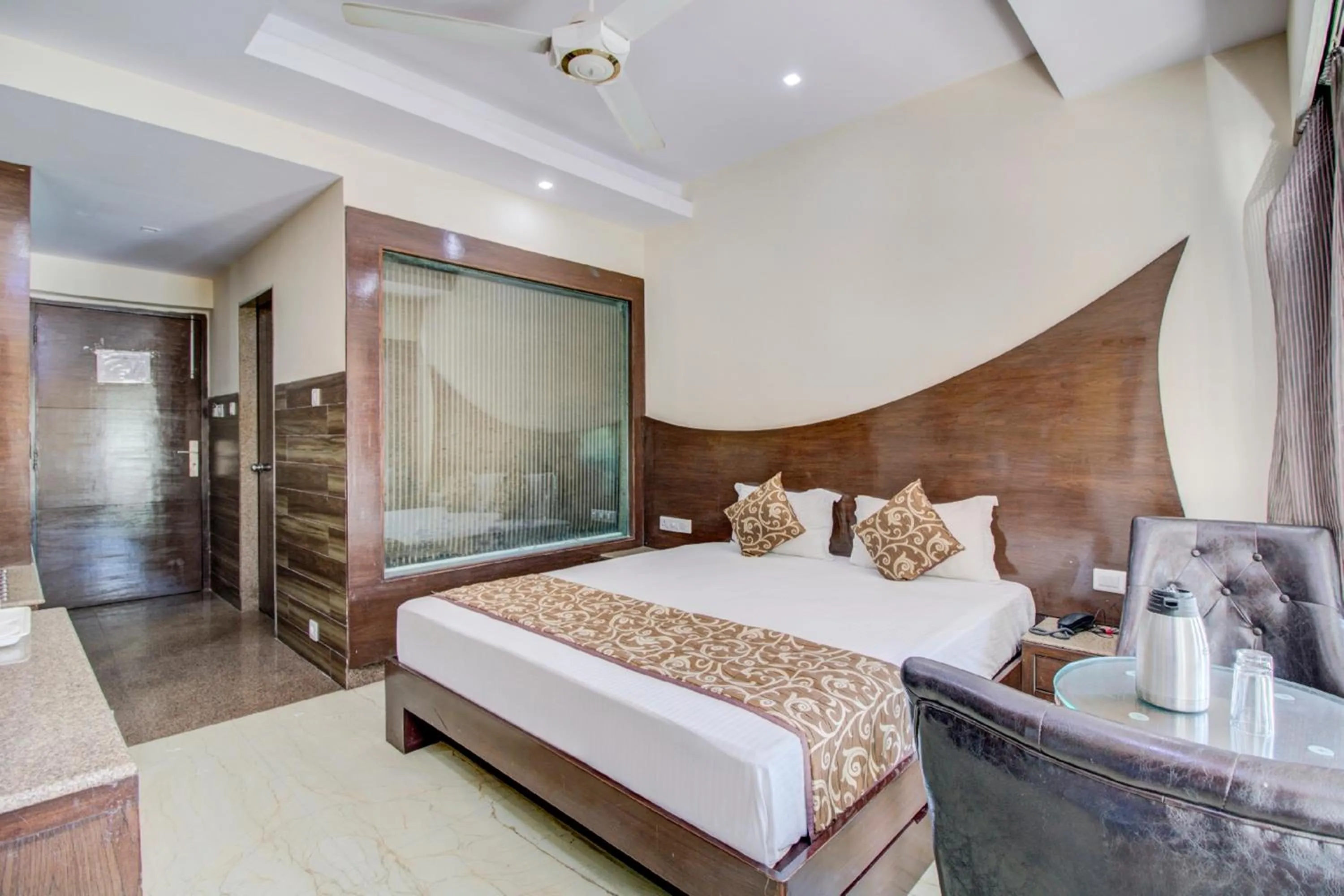 Photo of the whole room in Hotel Royale Palace