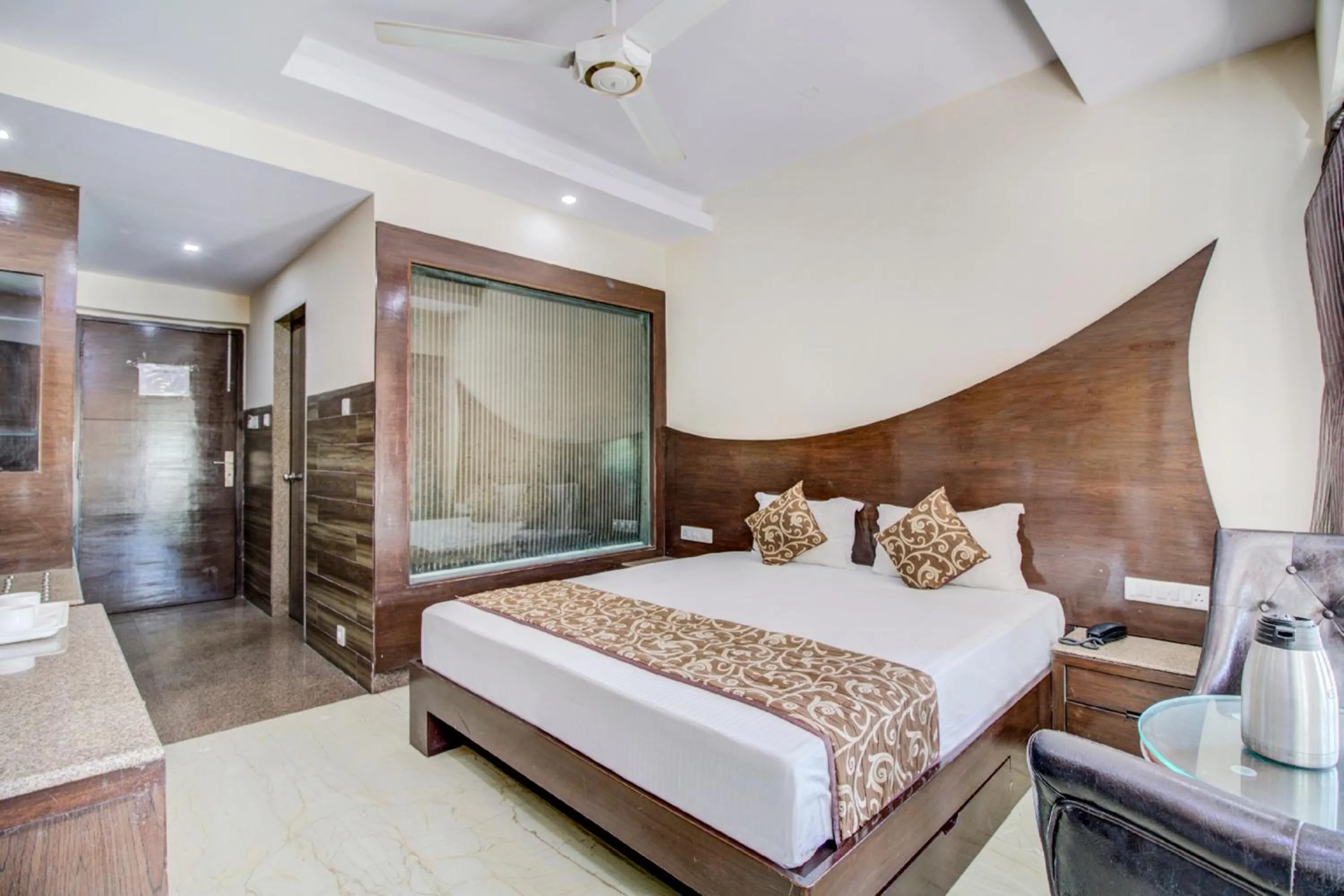 Bed in Hotel Royale Palace