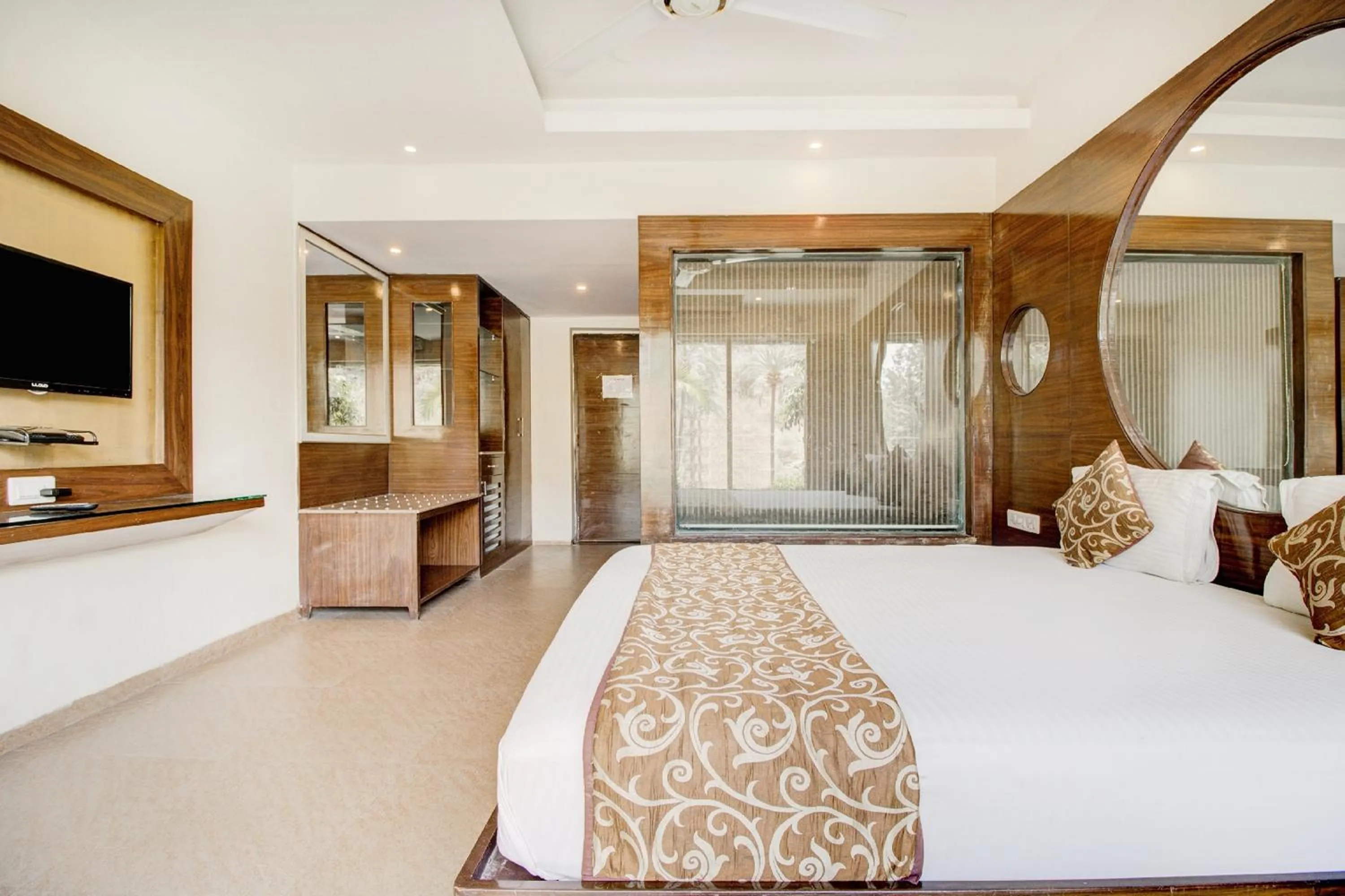 Photo of the whole room in Hotel Royale Palace