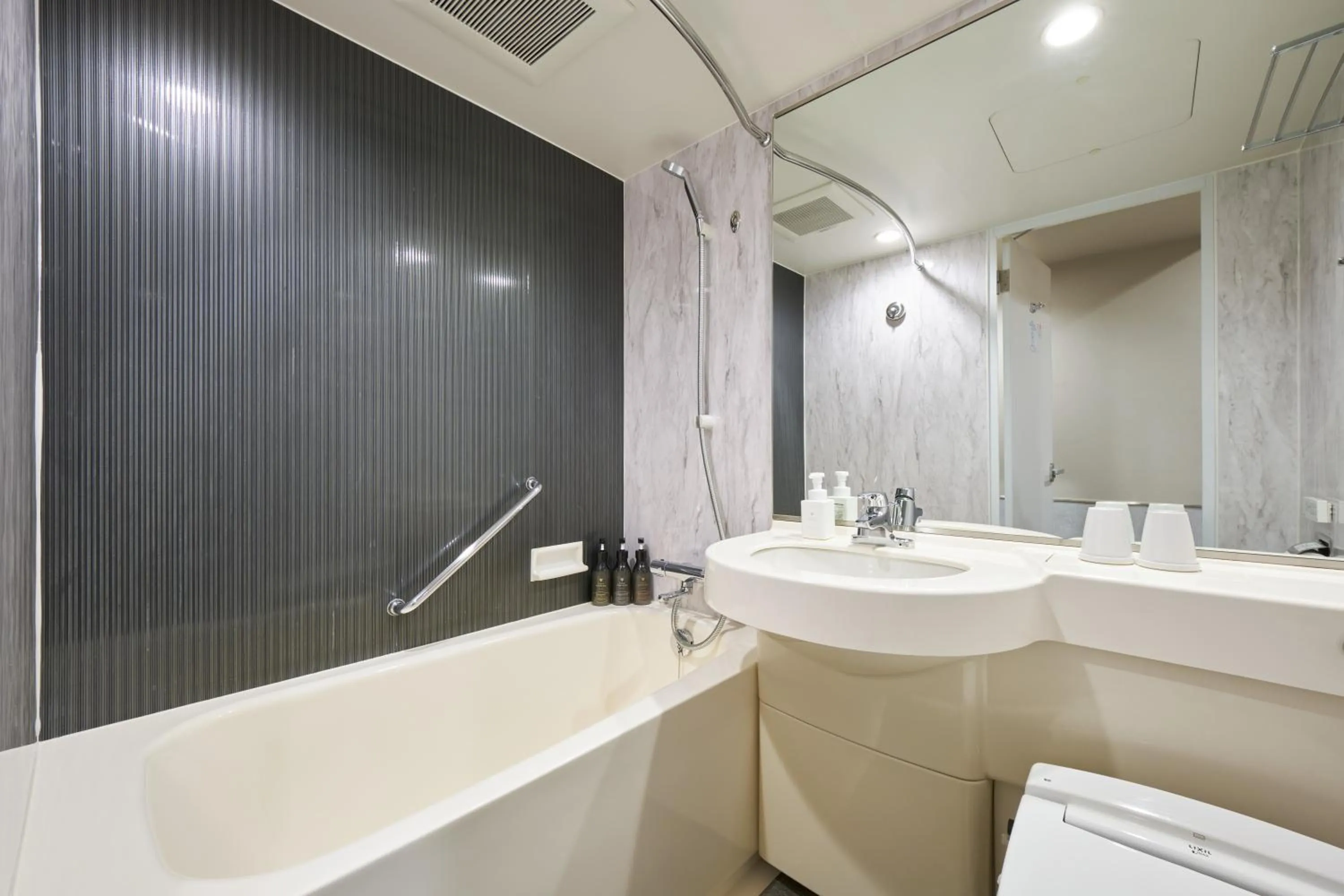 Bathroom in Hotel Villa Fontaine Tokyo-Jimbocho