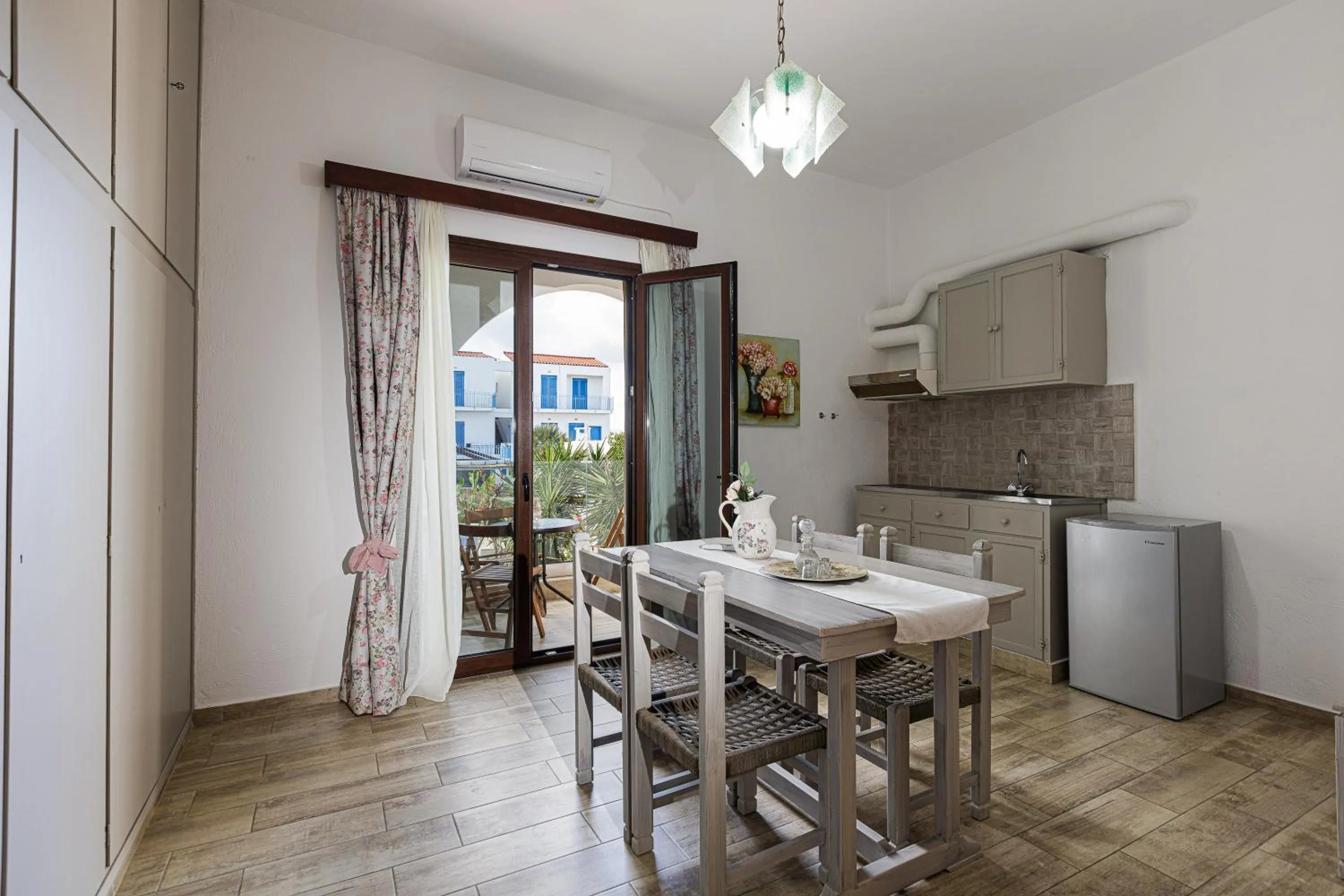 TV and multimedia in Kasteli Studios & Apartments