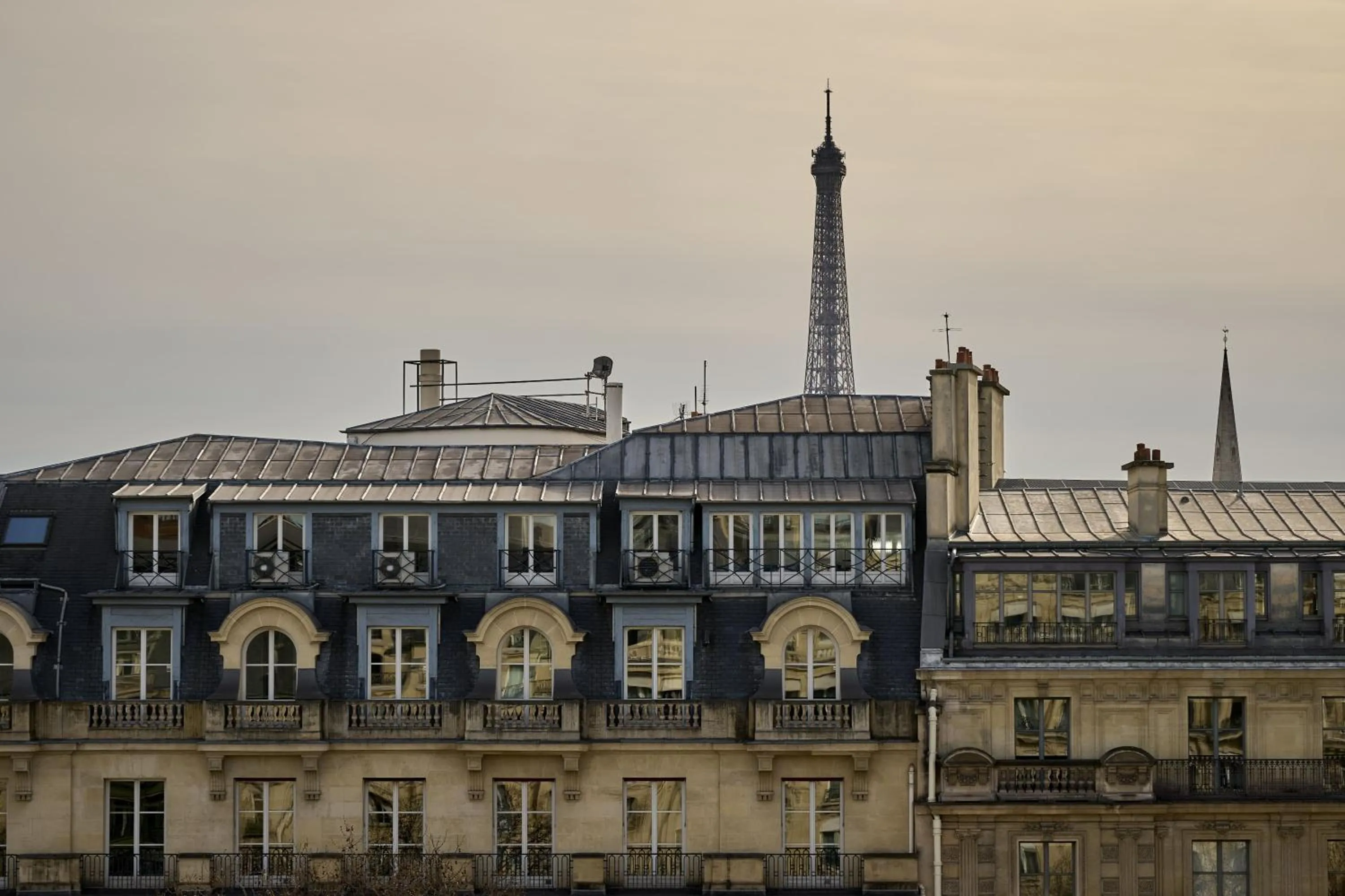 Property building in Fraser Suites Le Claridge Champs-Elysées