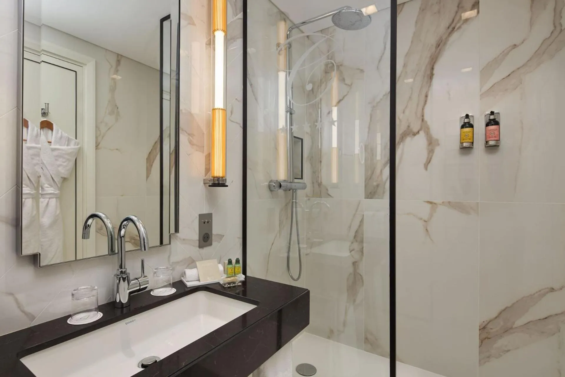 Shower in Fraser Suites Le Claridge Champs-Elysées