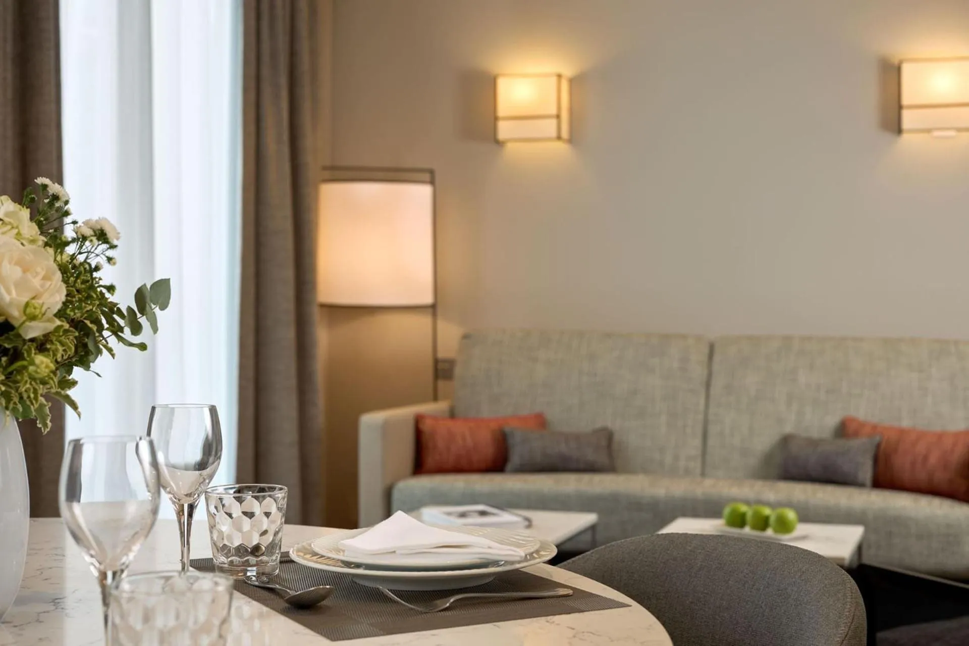 Living room in Fraser Suites Le Claridge Champs-Elysées