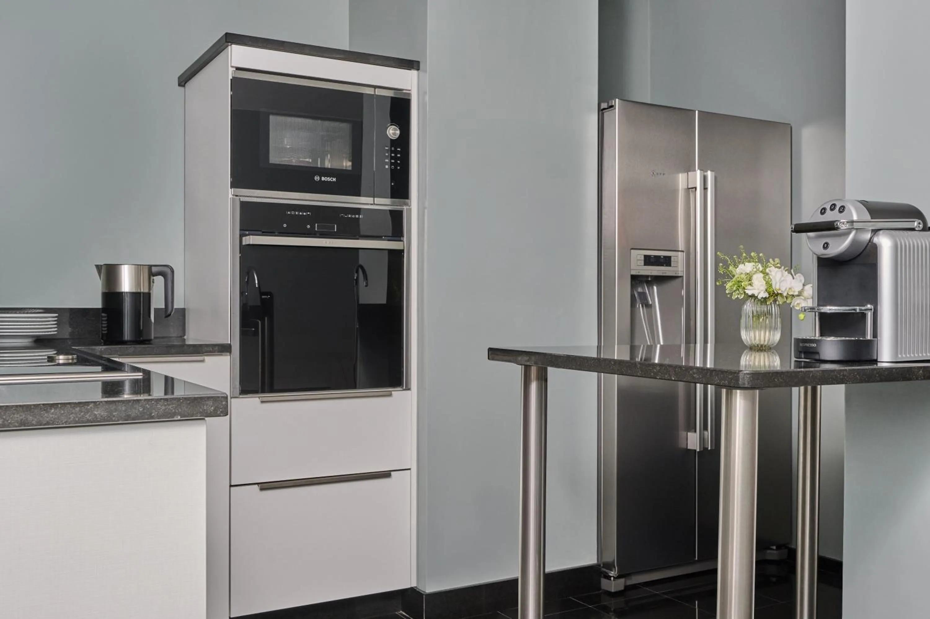 Kitchen or kitchenette in Fraser Suites Le Claridge Champs-Elysées