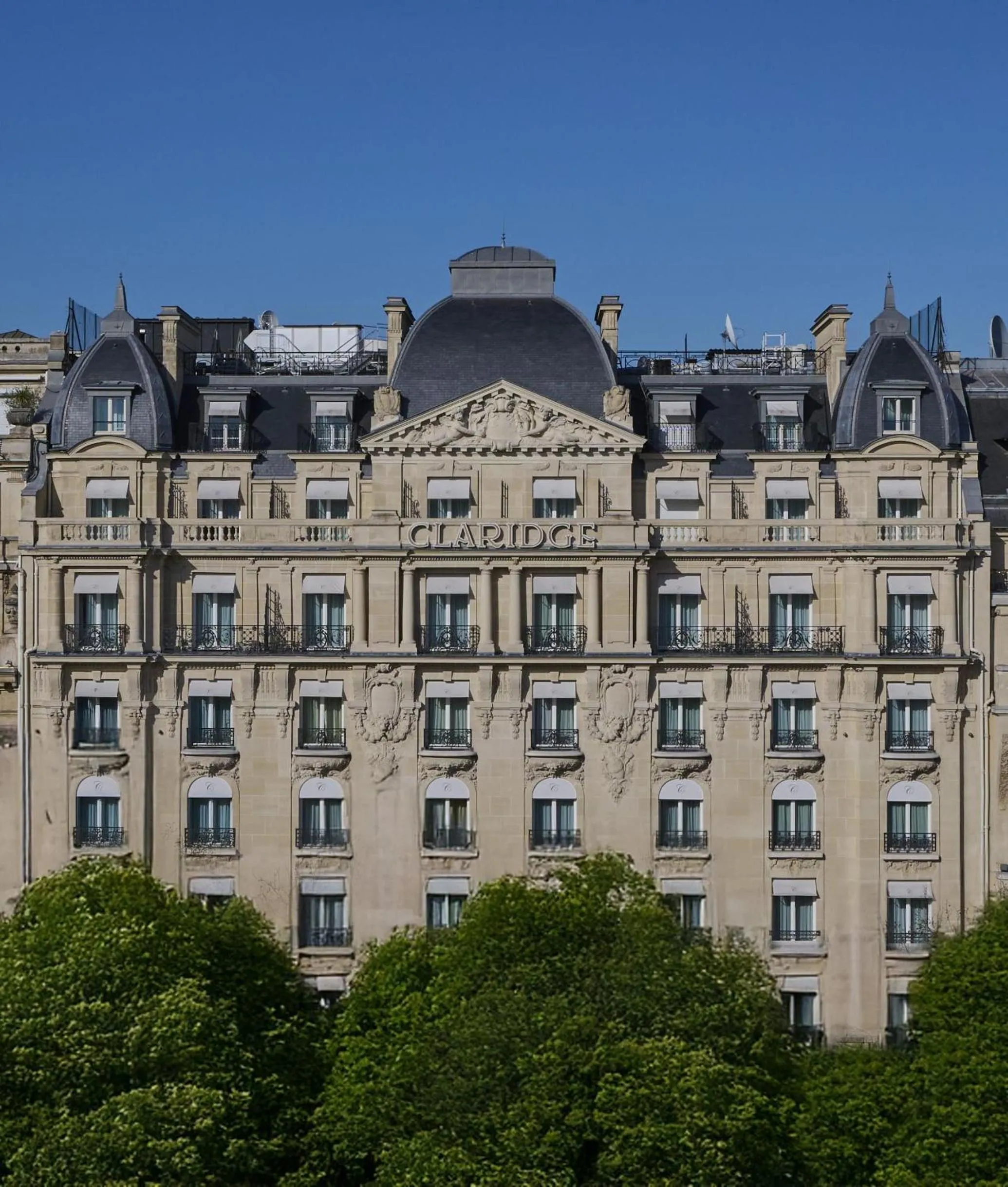 Property building in Fraser Suites Le Claridge Champs-Elysées