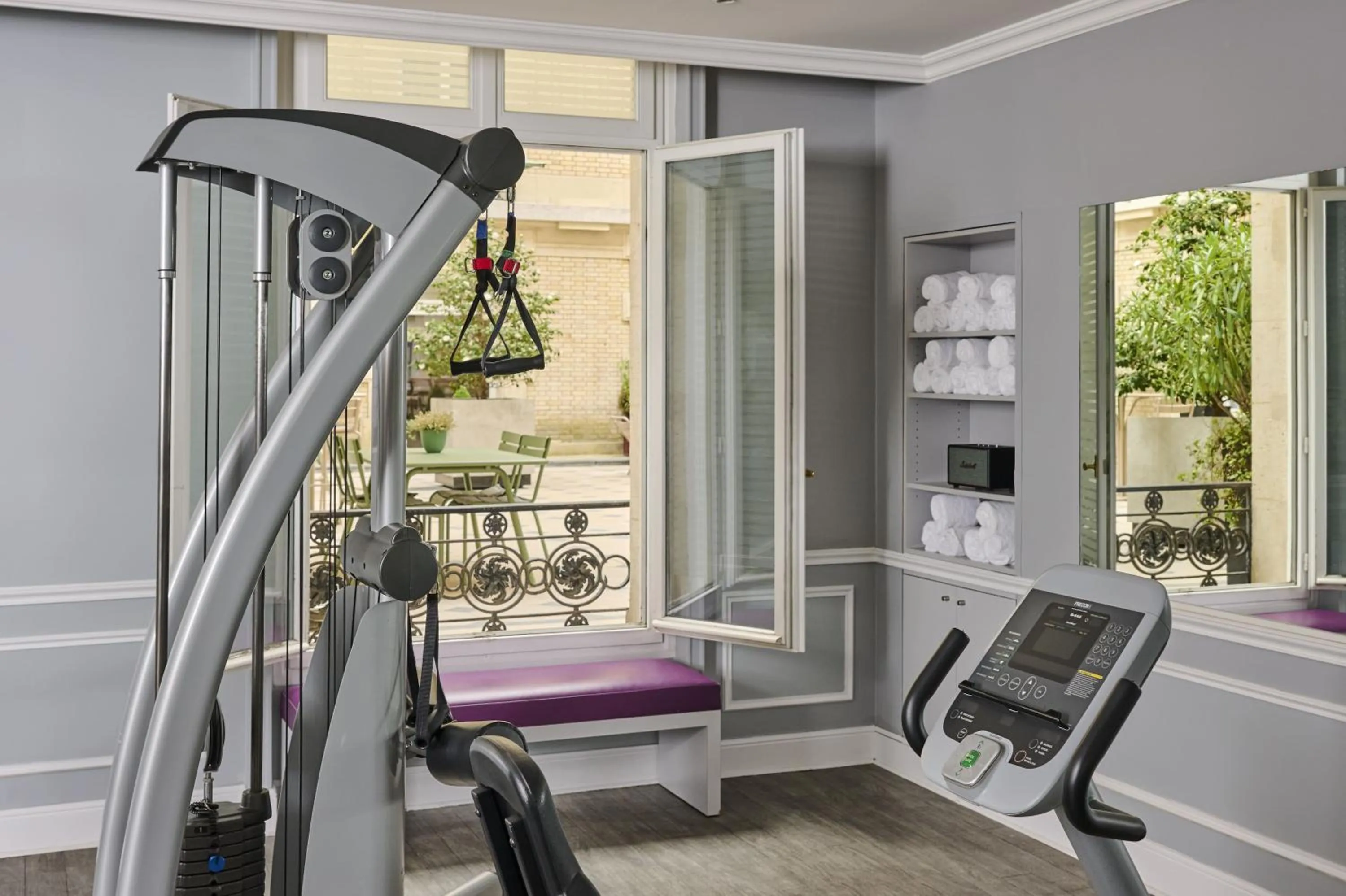 Fitness centre/facilities in Fraser Suites Le Claridge Champs-Elysées