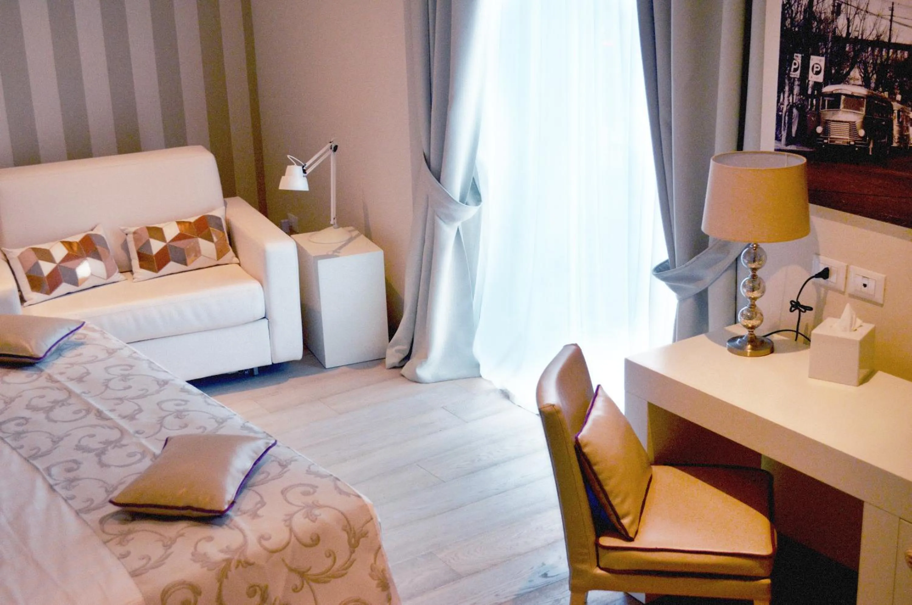 Photo of the whole room, Bed in Rooms Milano Duomo