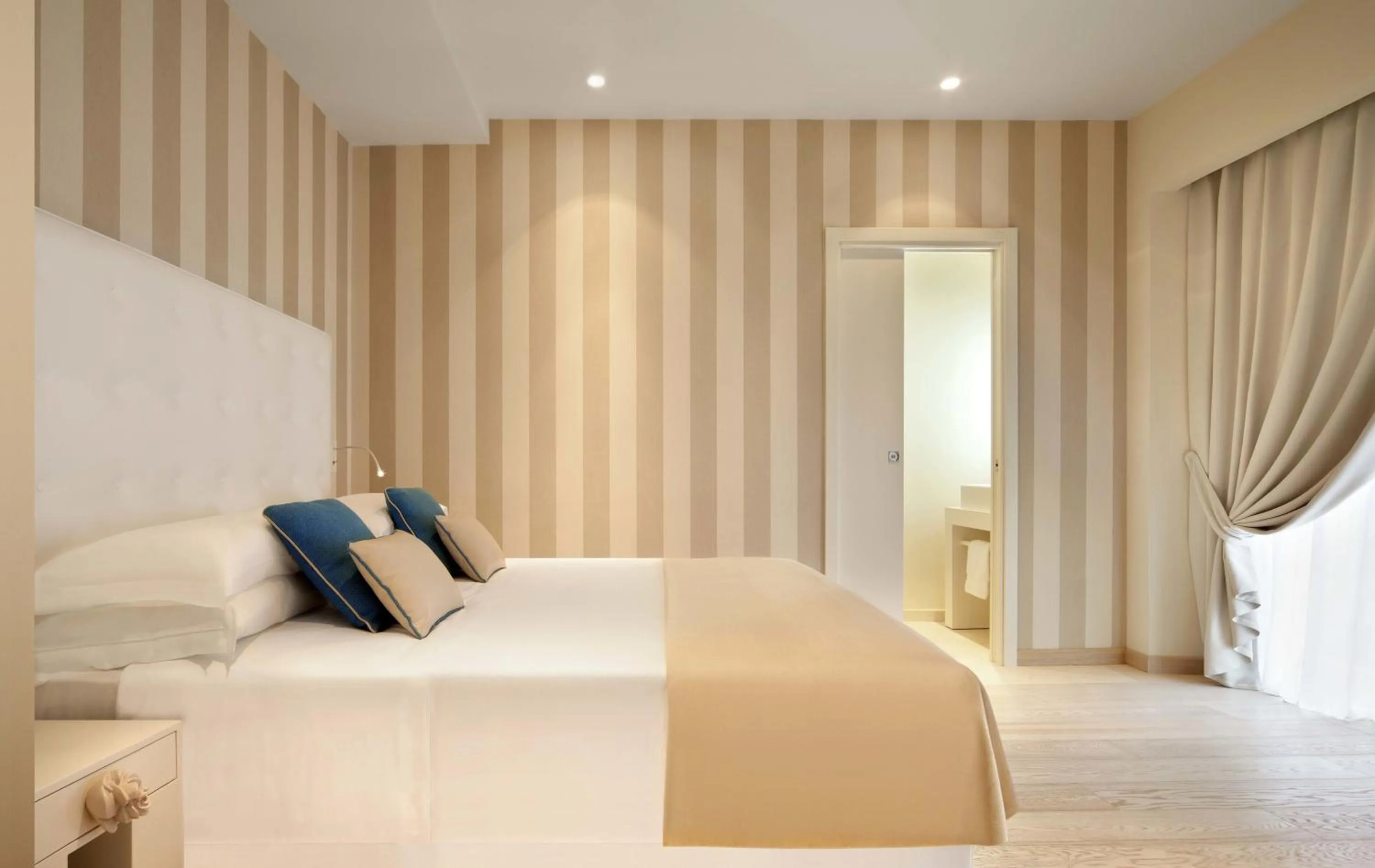 Photo of the whole room, Bed in Rooms Milano Duomo