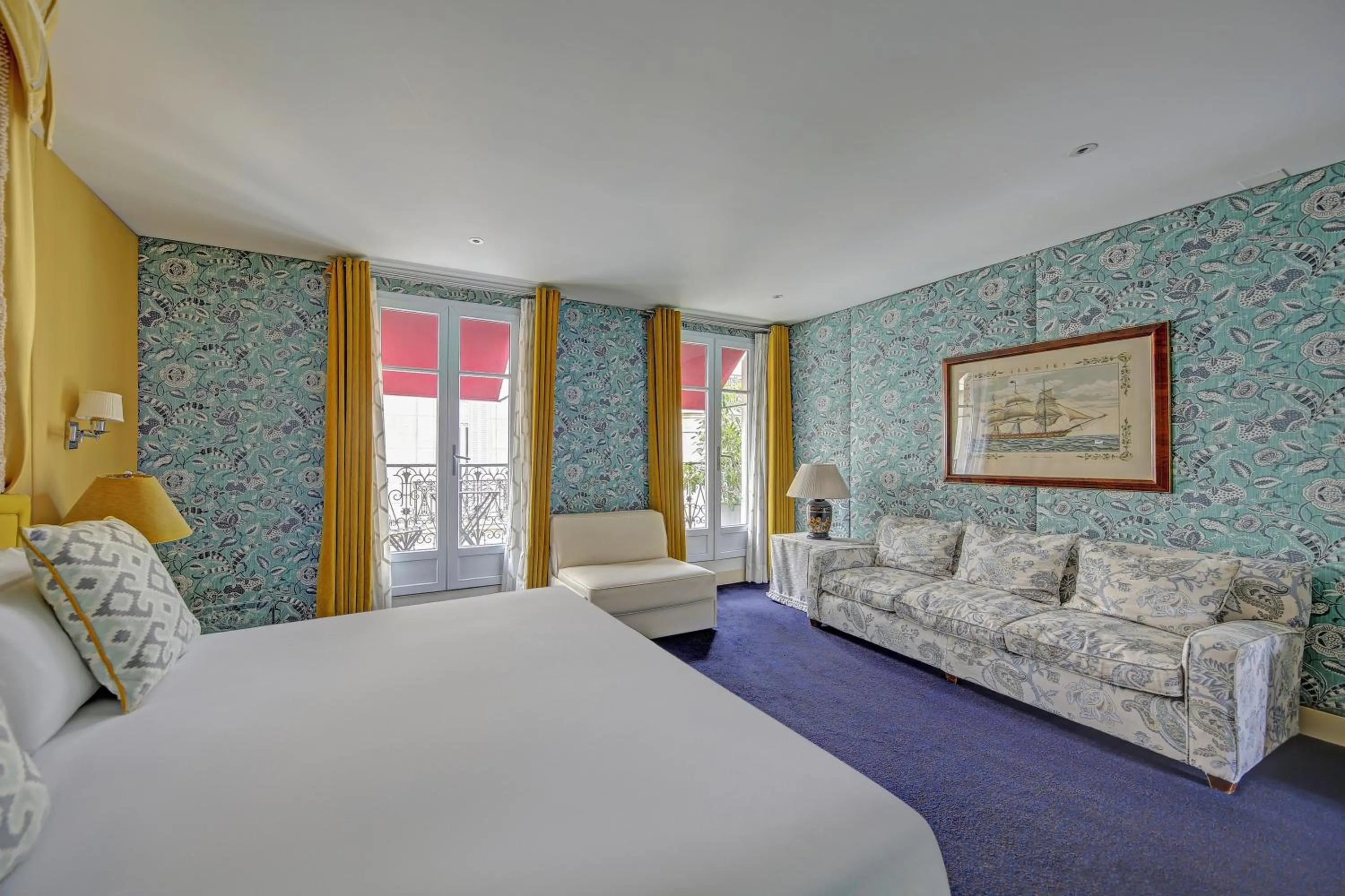 Bed in Chalgrin Boutique Hotel