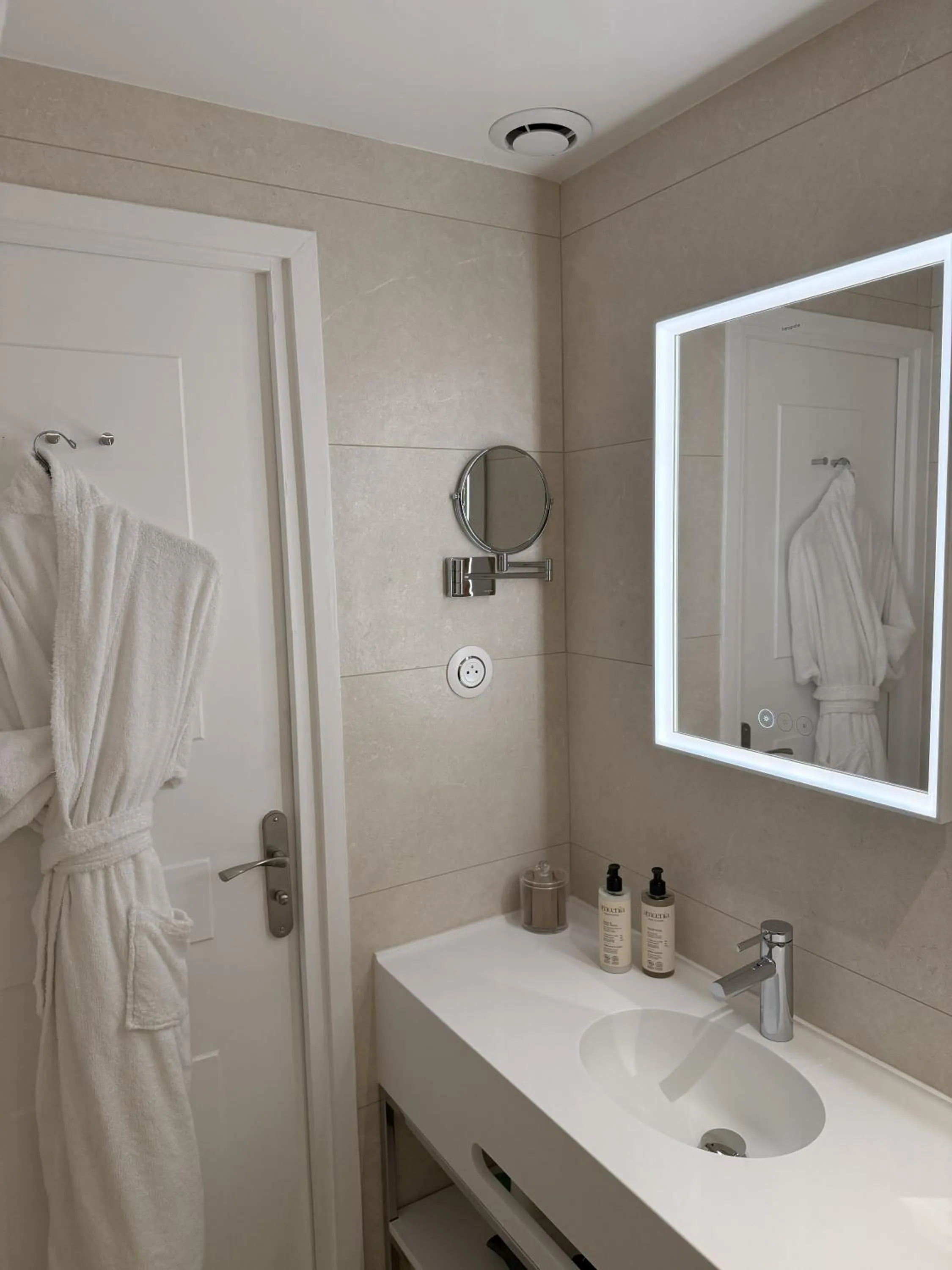 Chalgrin Boutique Hotel