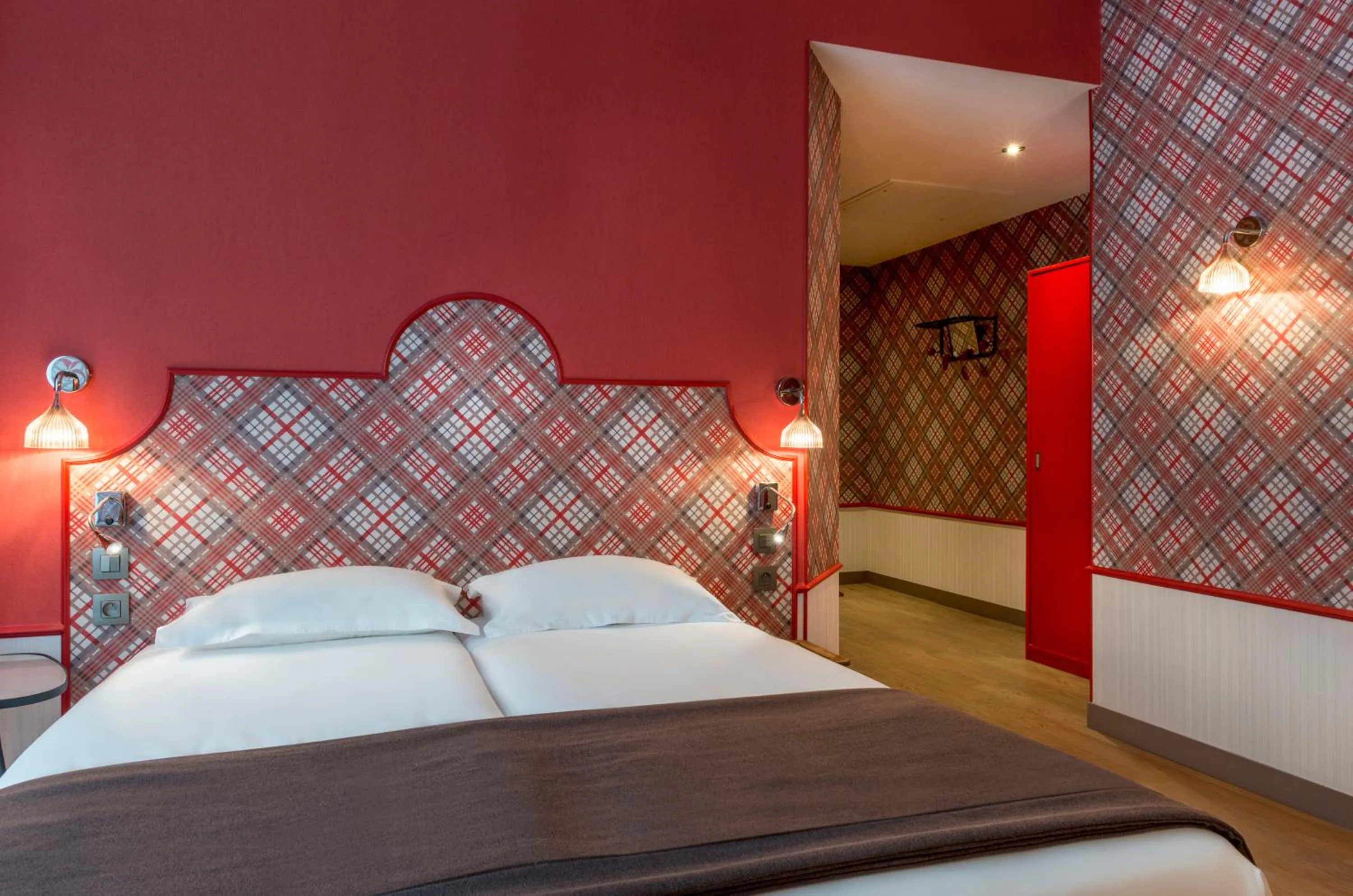 Bed in Hotel Boris V. by Happyculture