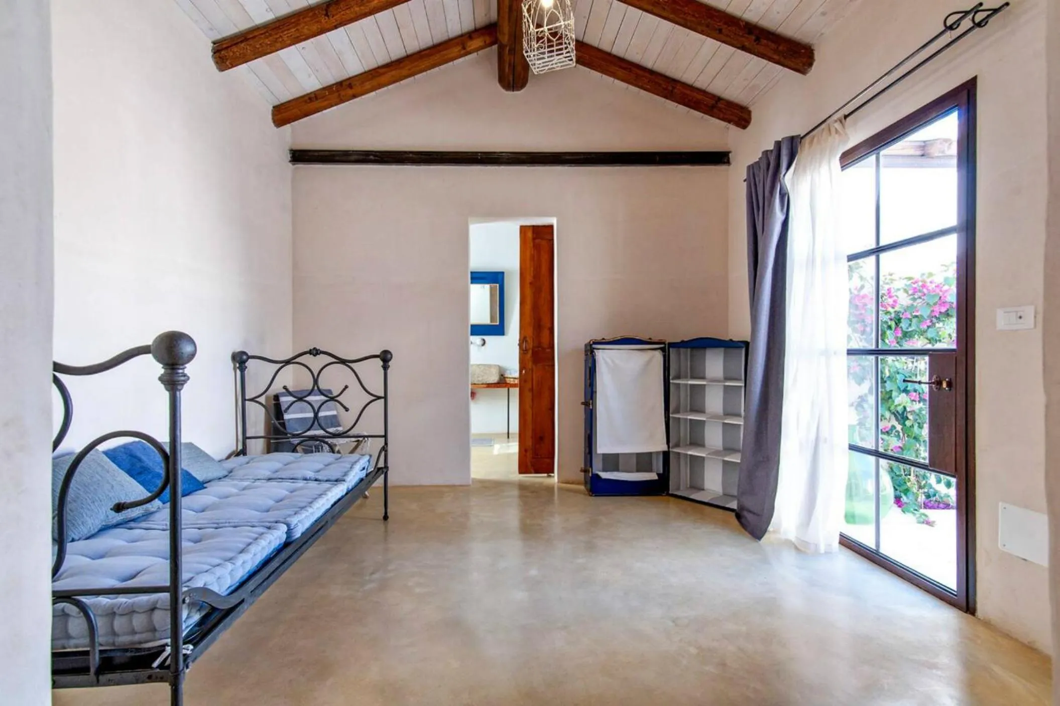 Photo of the whole room in Casina Solatia