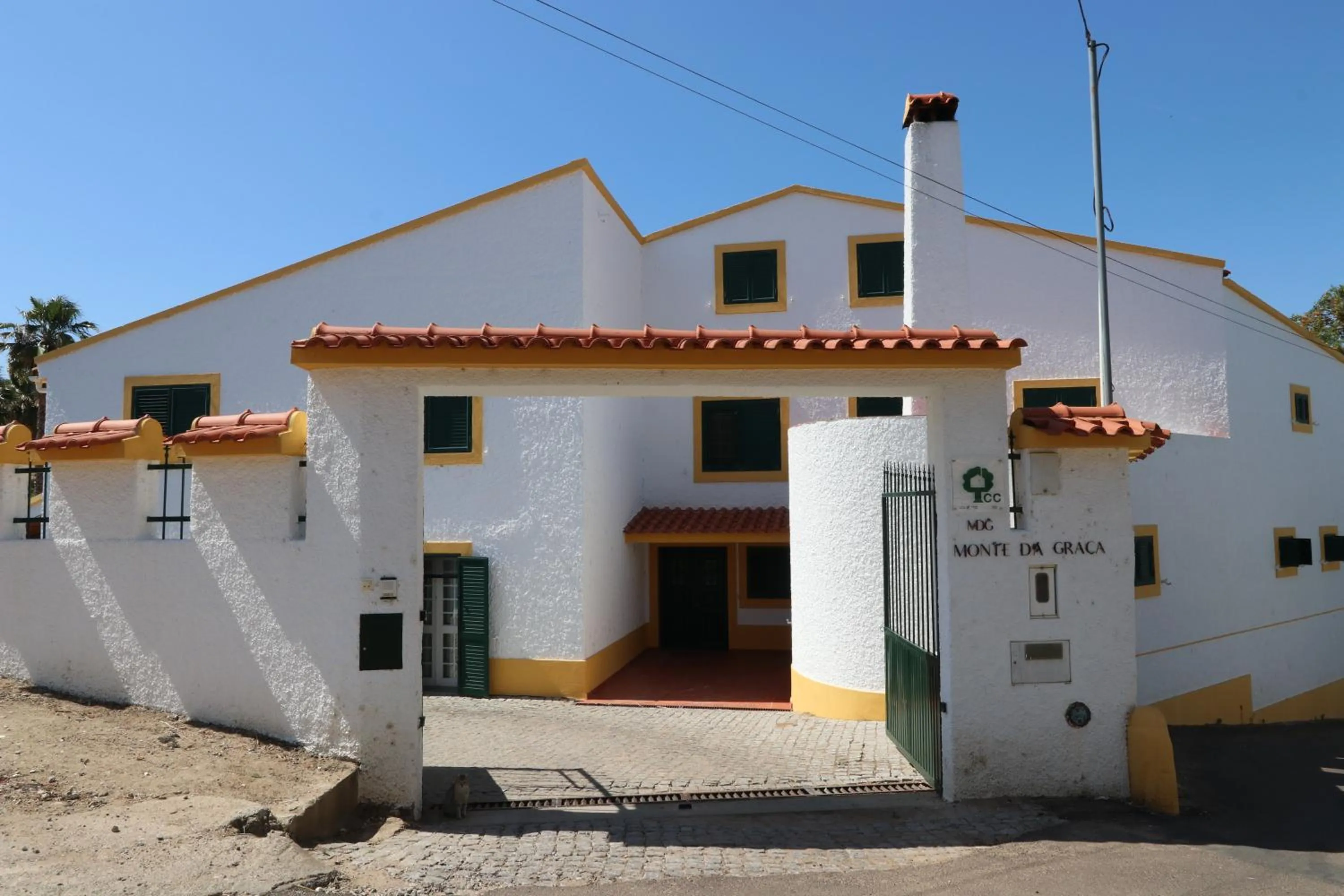 Property building in Monte da Graça