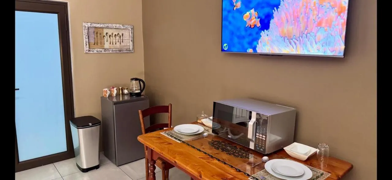 TV and multimedia in Rooibos Retreat