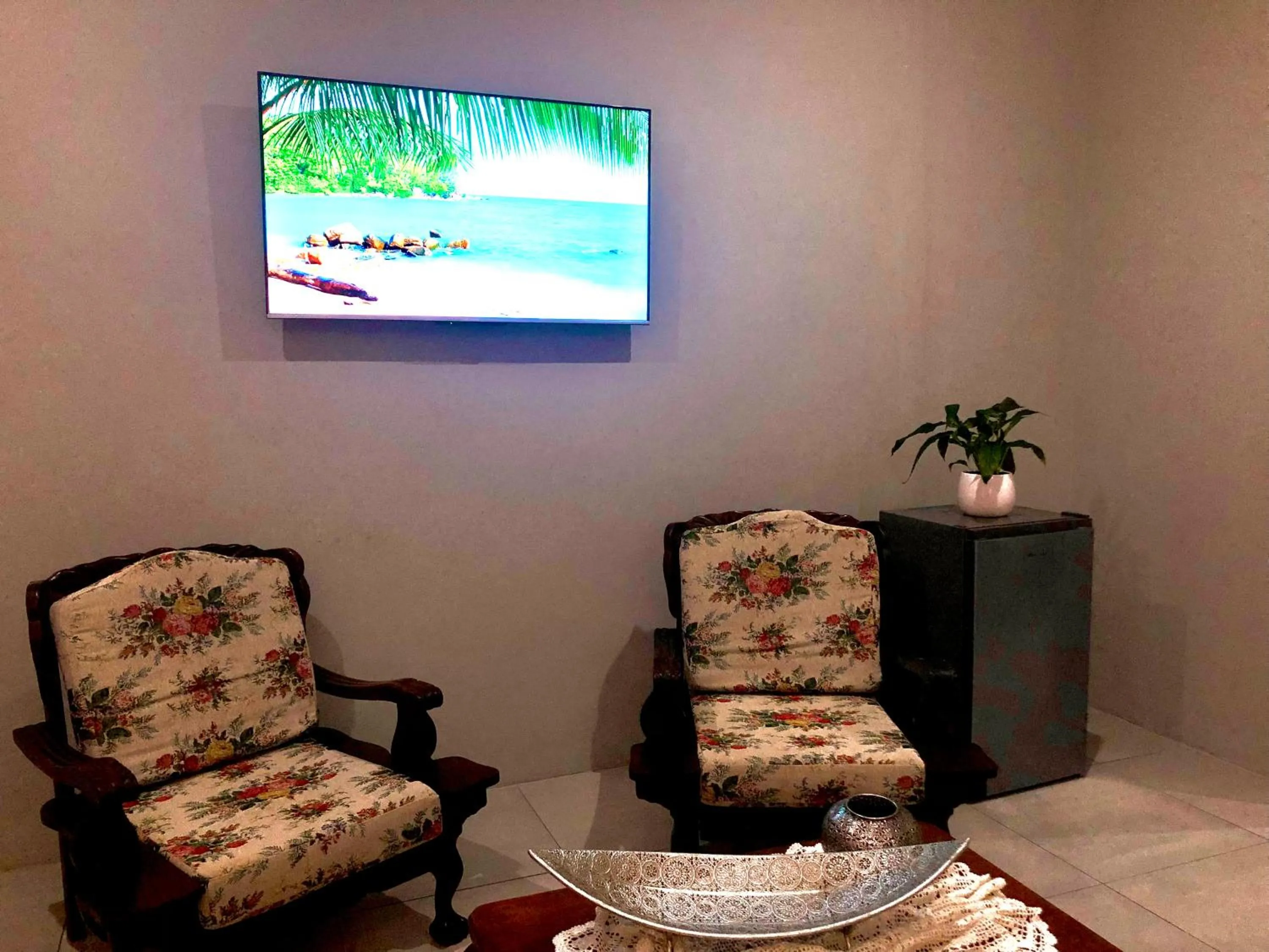 TV and multimedia in Rooibos Retreat