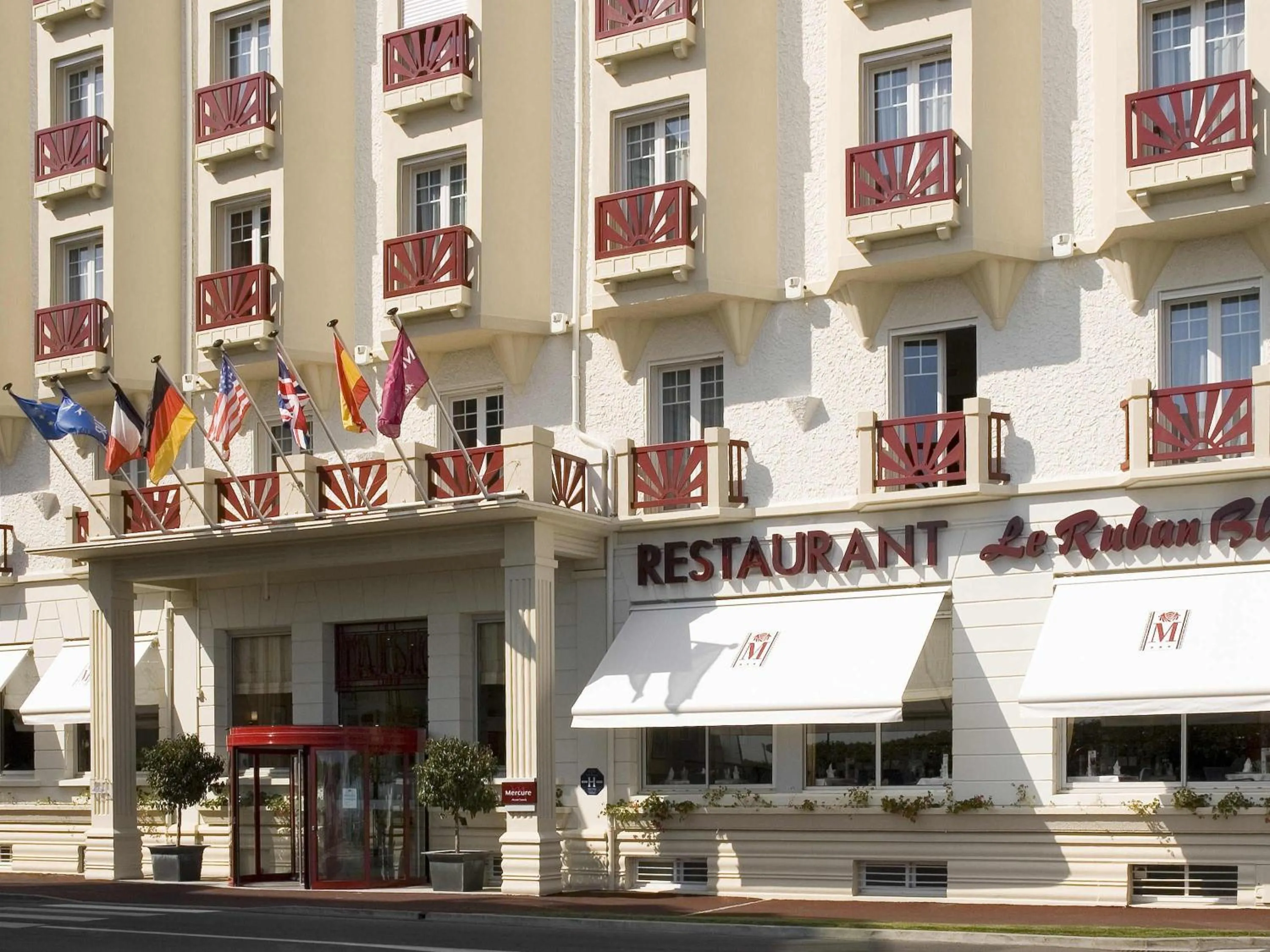 Restaurant/places to eat in Hotel Mercure La Baule Majestic