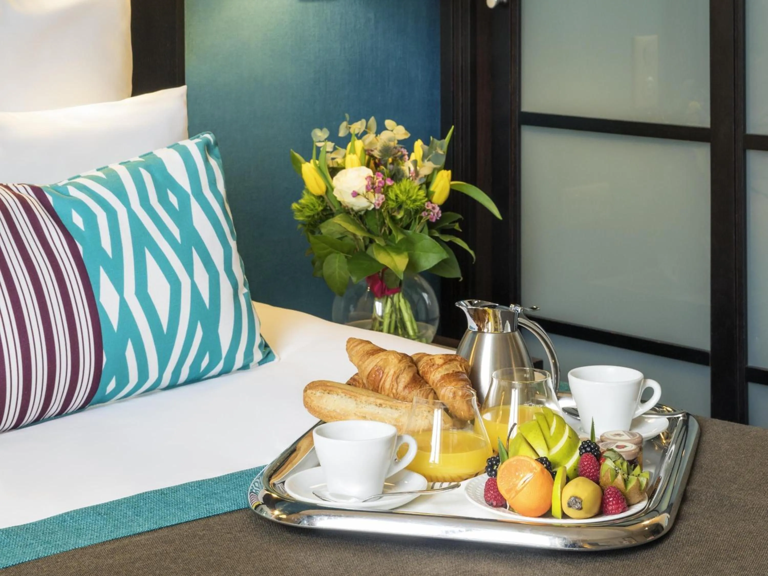 Bedroom, Bed in Hotel Mercure La Baule Majestic