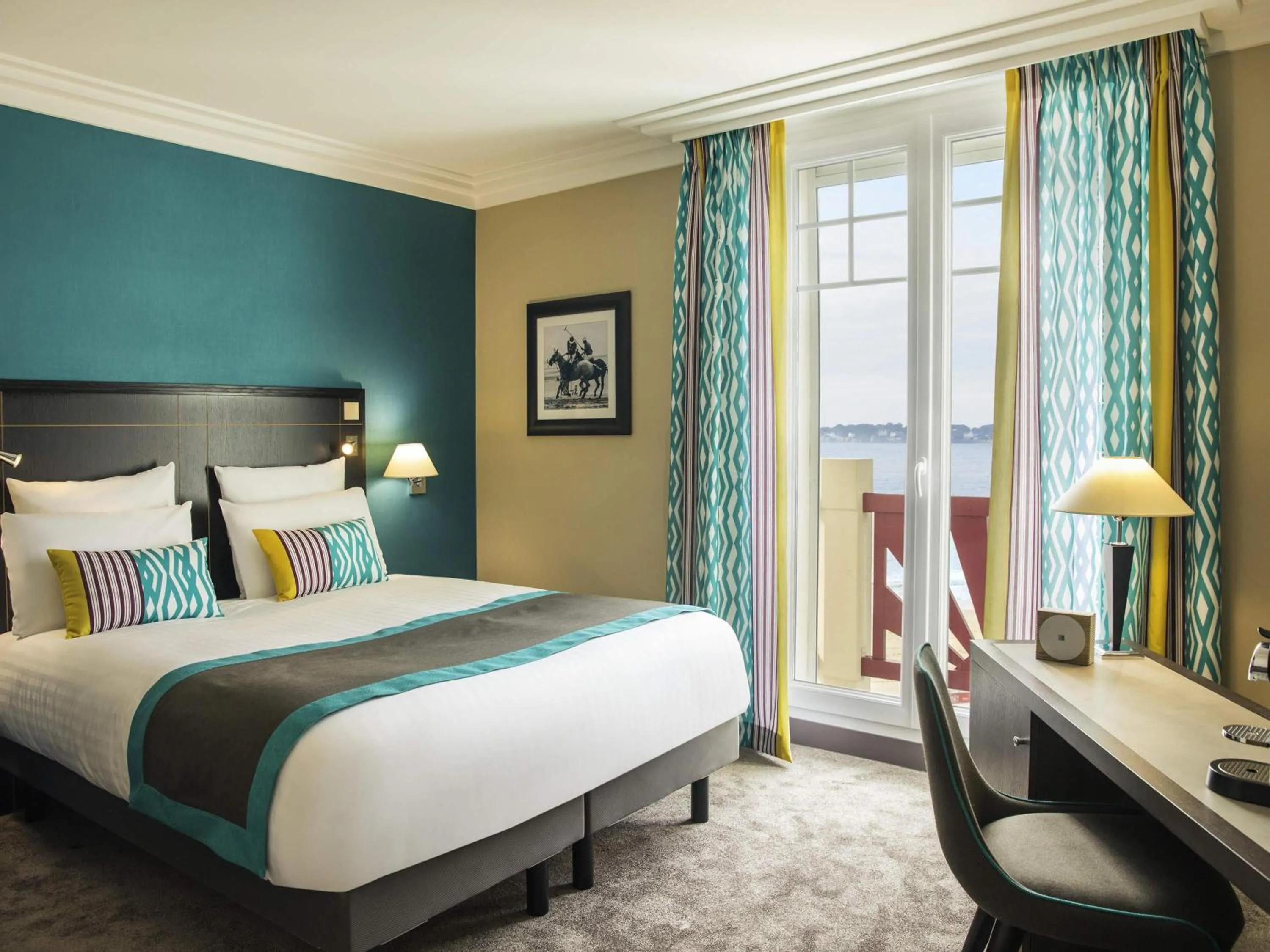 Bedroom, Bed in Hotel Mercure La Baule Majestic