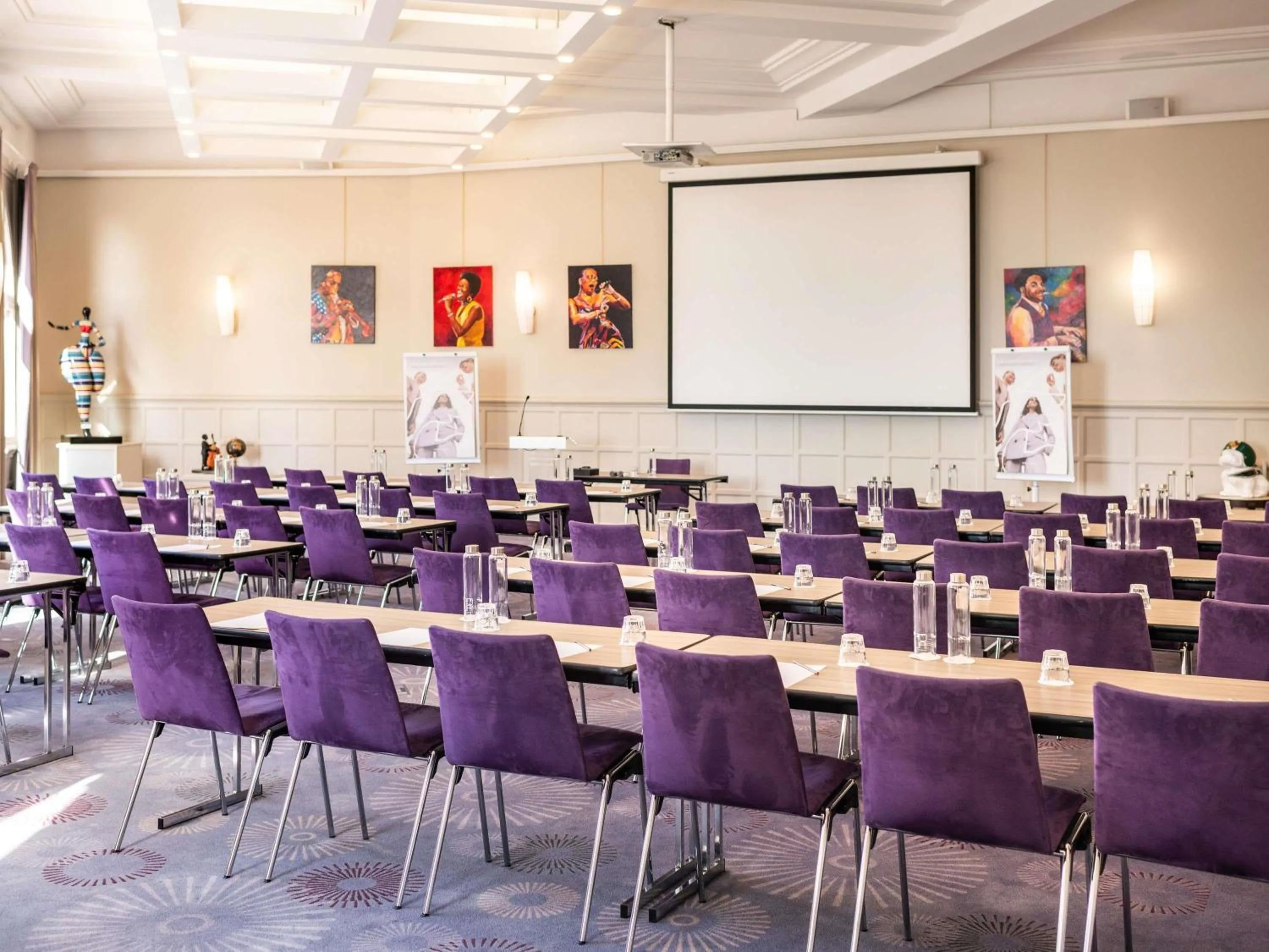 Meeting/conference room in Hotel Mercure La Baule Majestic