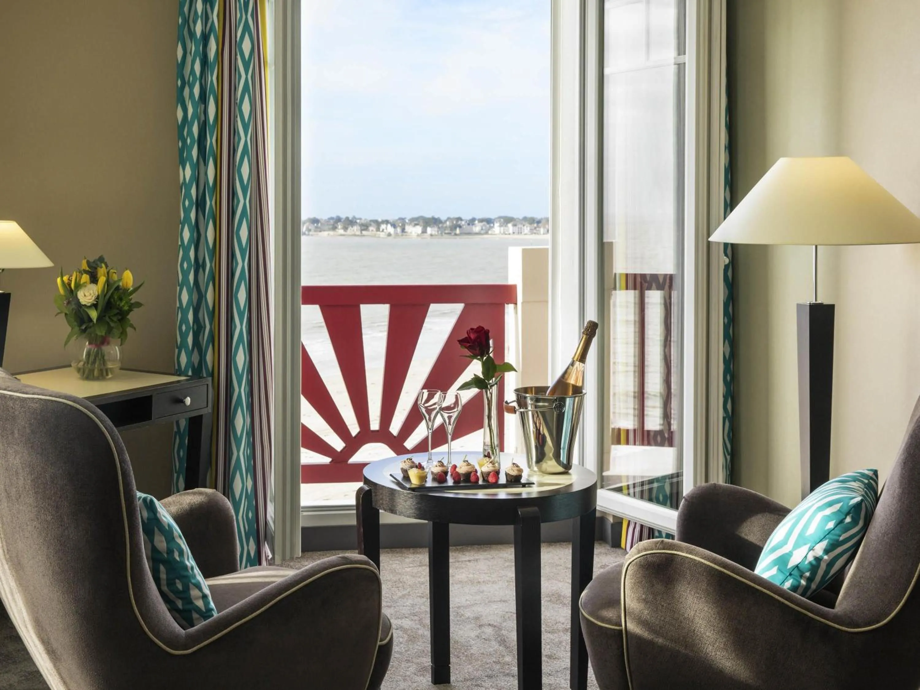 Bedroom in Hotel Mercure La Baule Majestic