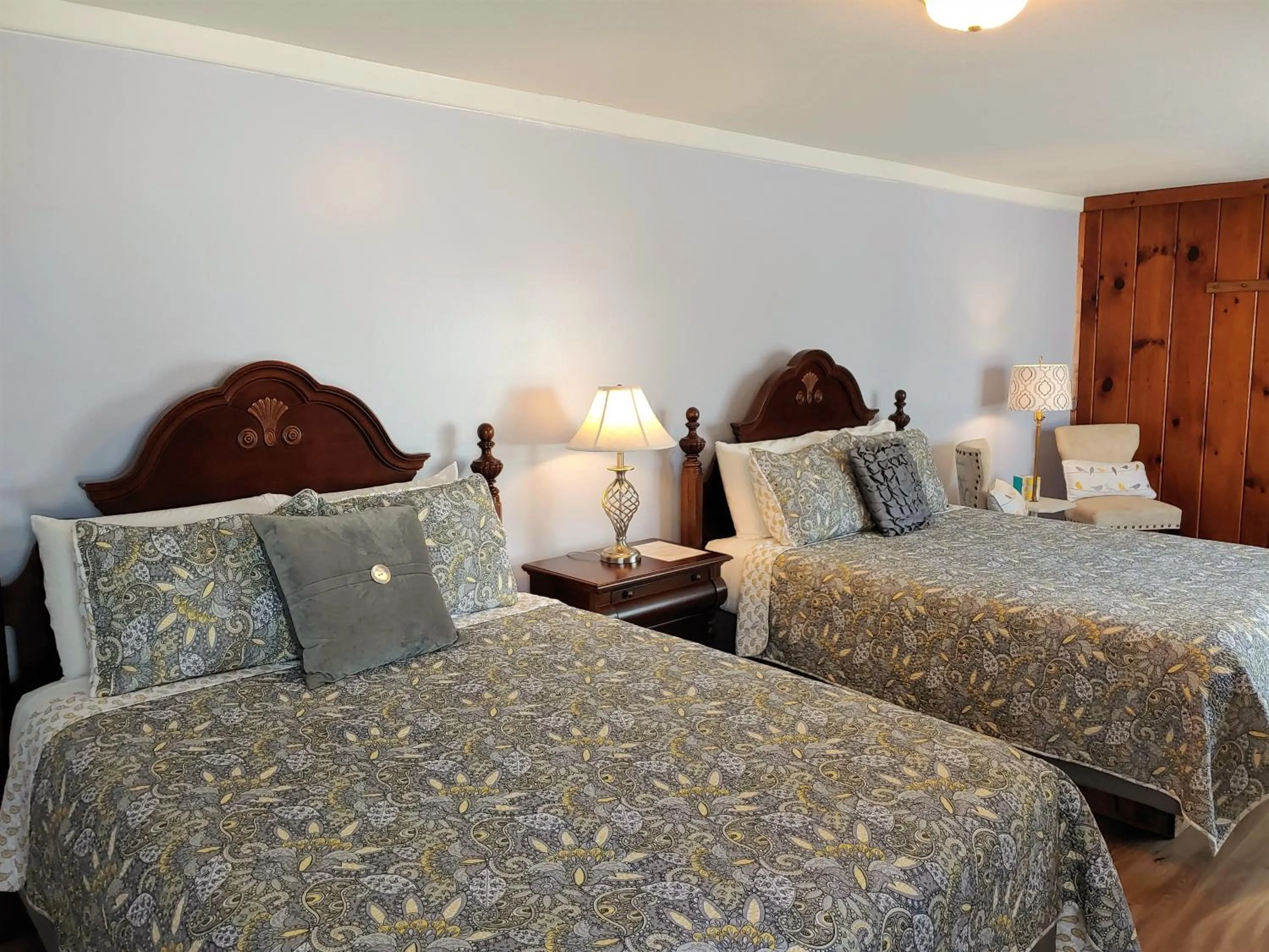 Bed in McKinley Edwards Inn