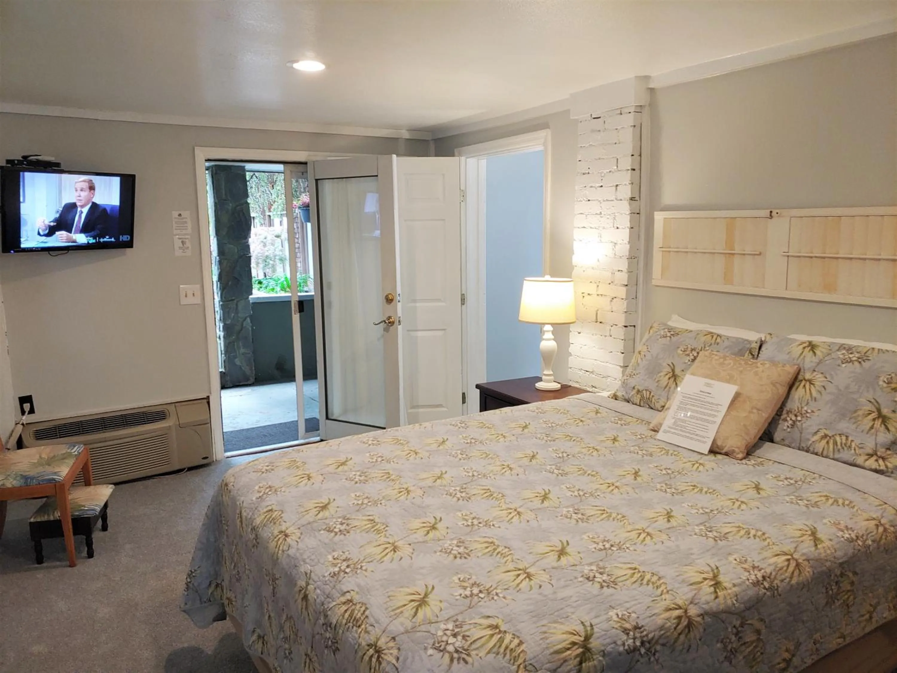 Bedroom, Bed in McKinley Edwards Inn