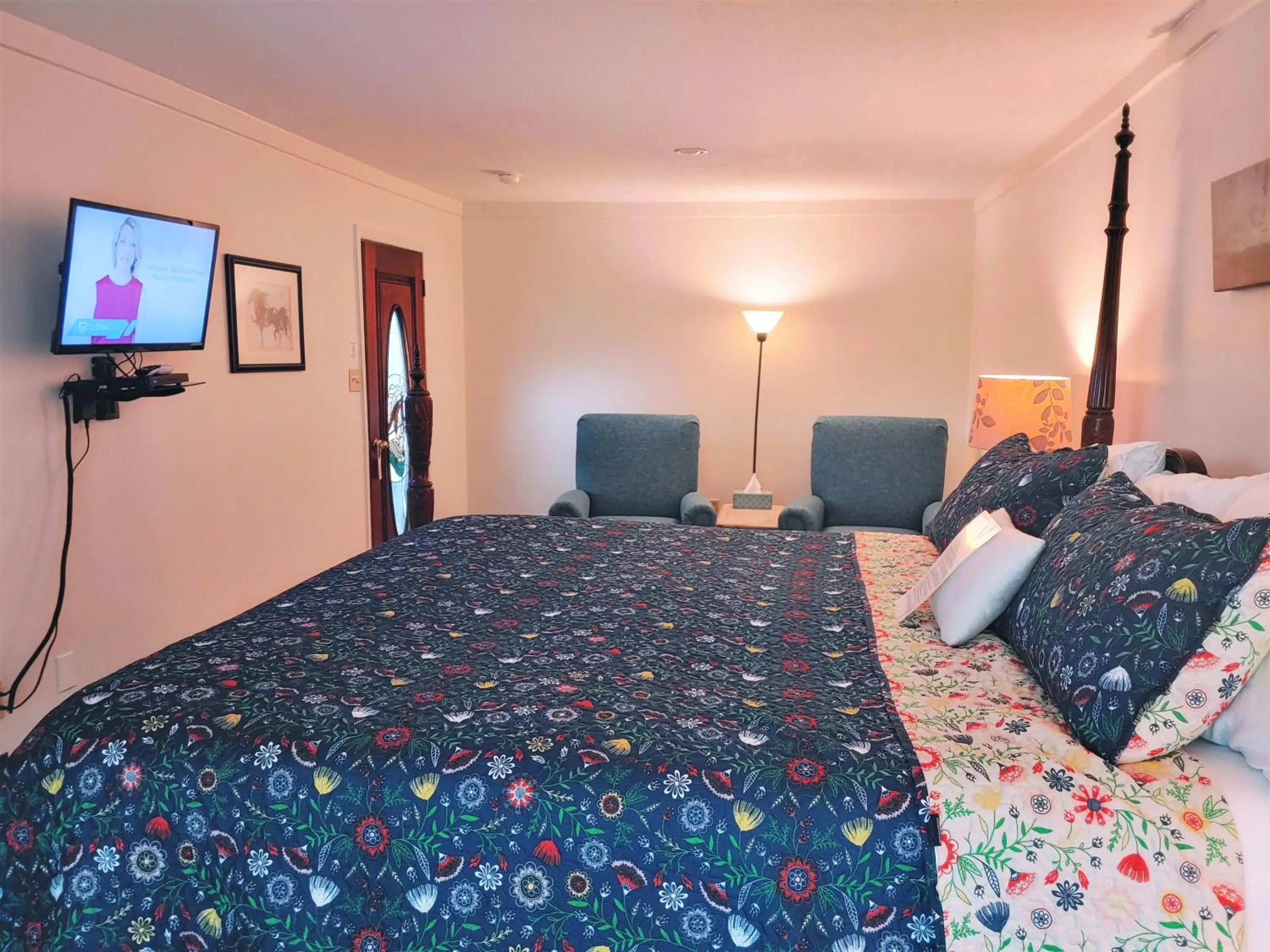 Bedroom, Bed in McKinley Edwards Inn