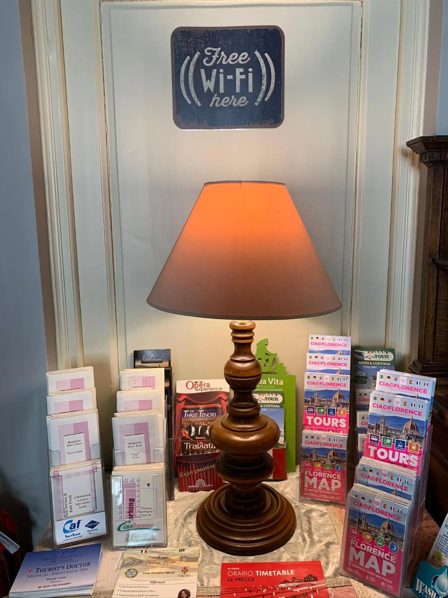 Communal lounge/ TV room in Soggiorno Antica Torre