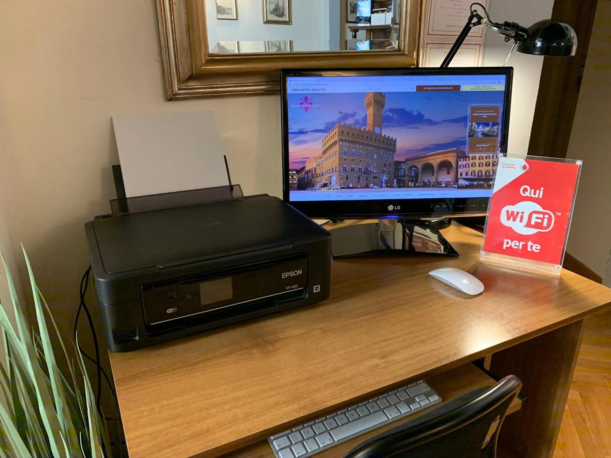 Communal lounge/ TV room in Soggiorno Antica Torre